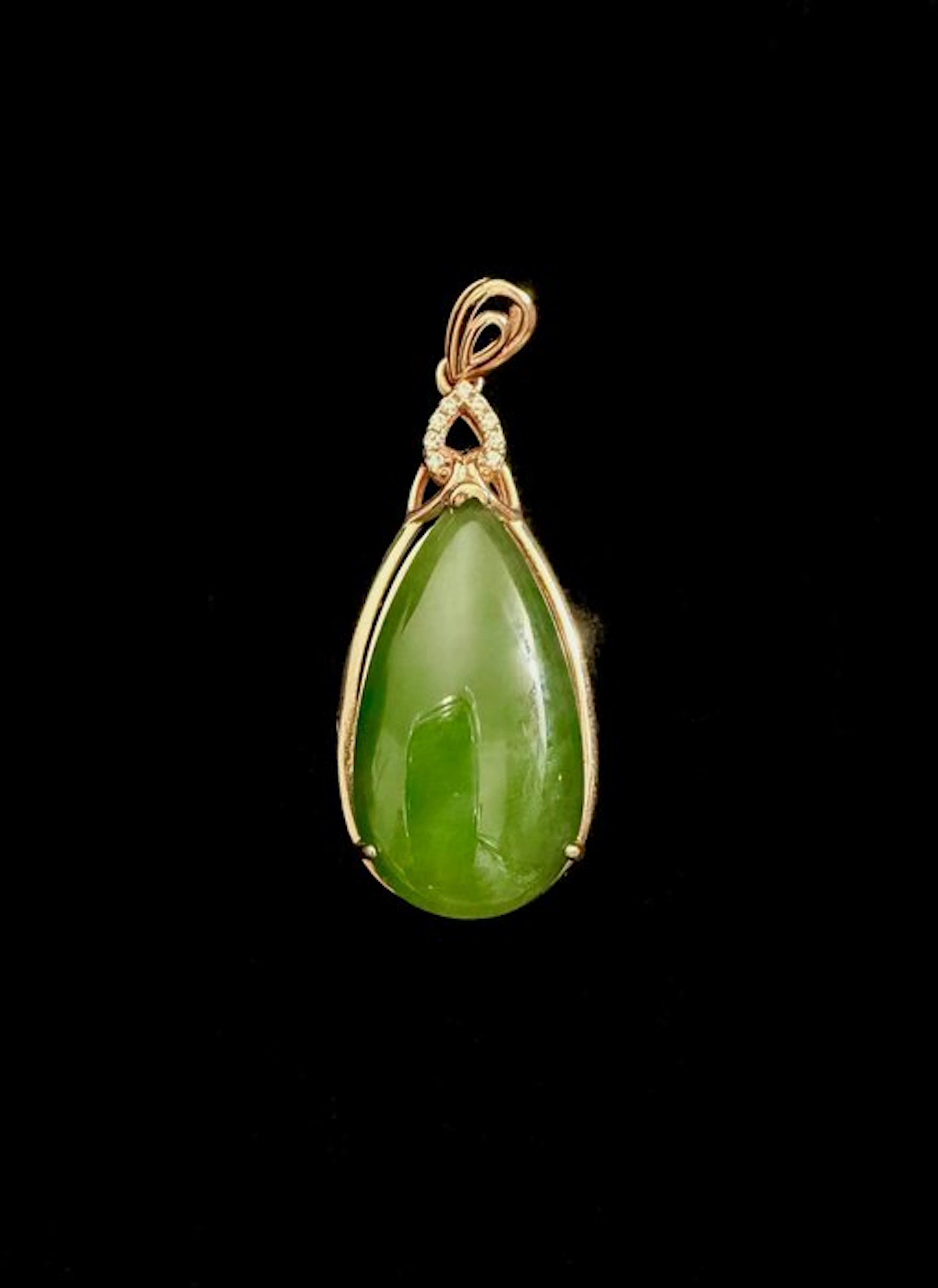 Pendant with mounting - Jade, Gold plated silver - China - 21st century