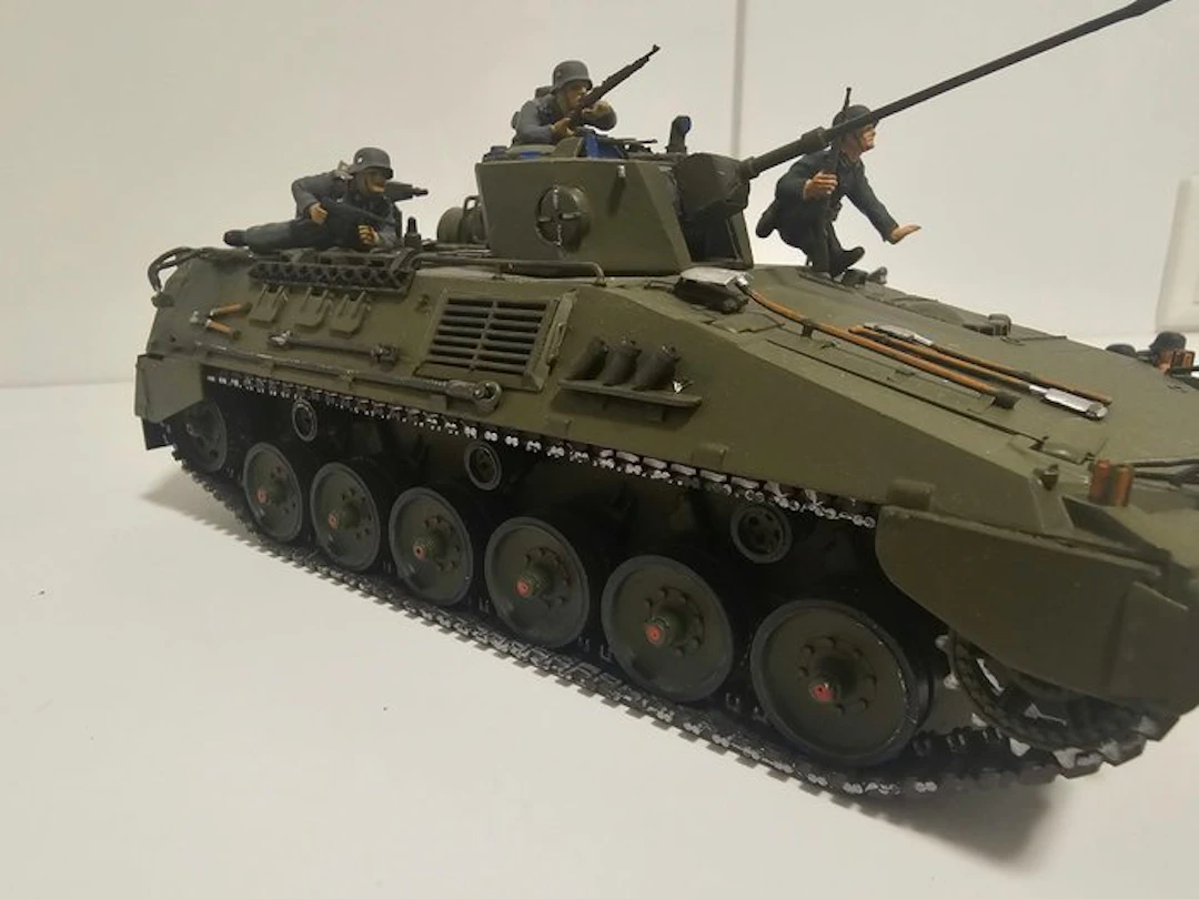 Revell u.a. - Model military vehicle (8) - Flakpanzer German