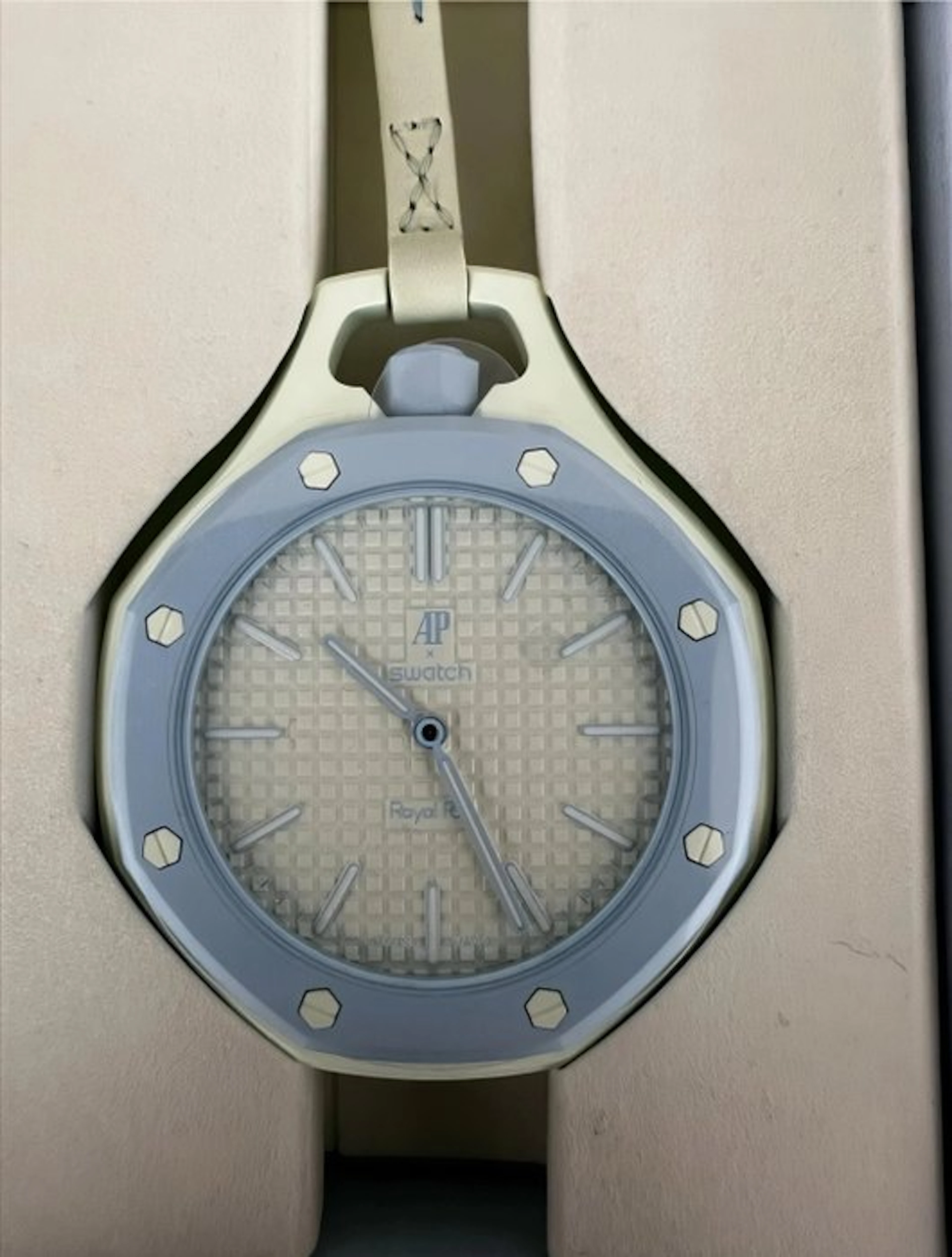 Swatch - Audemars Piguet x Swatch - Royal Pop - Blaue Acht - SSX03L101N - 2025+