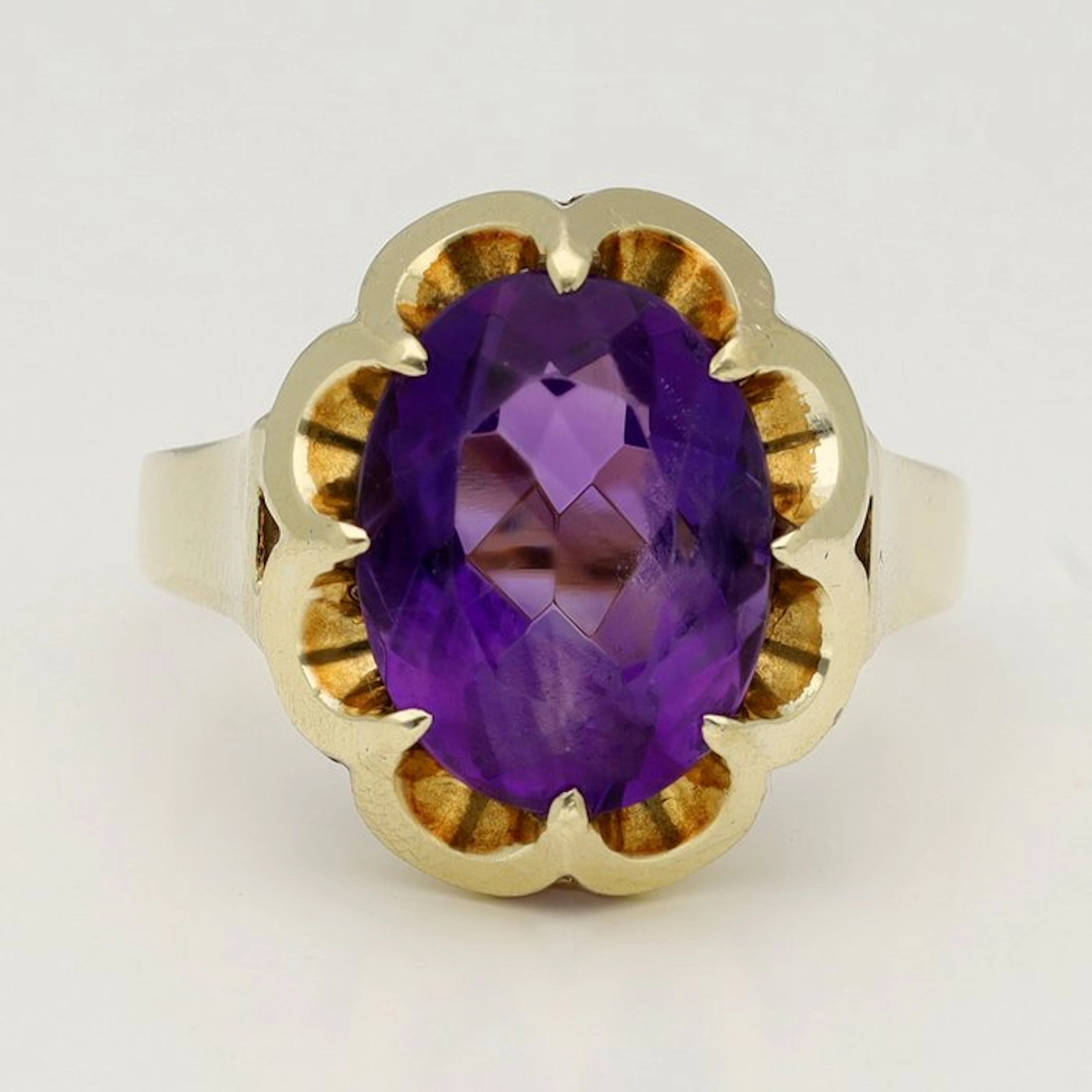 Ring - 14 kt. Yellow gold Amethyst
