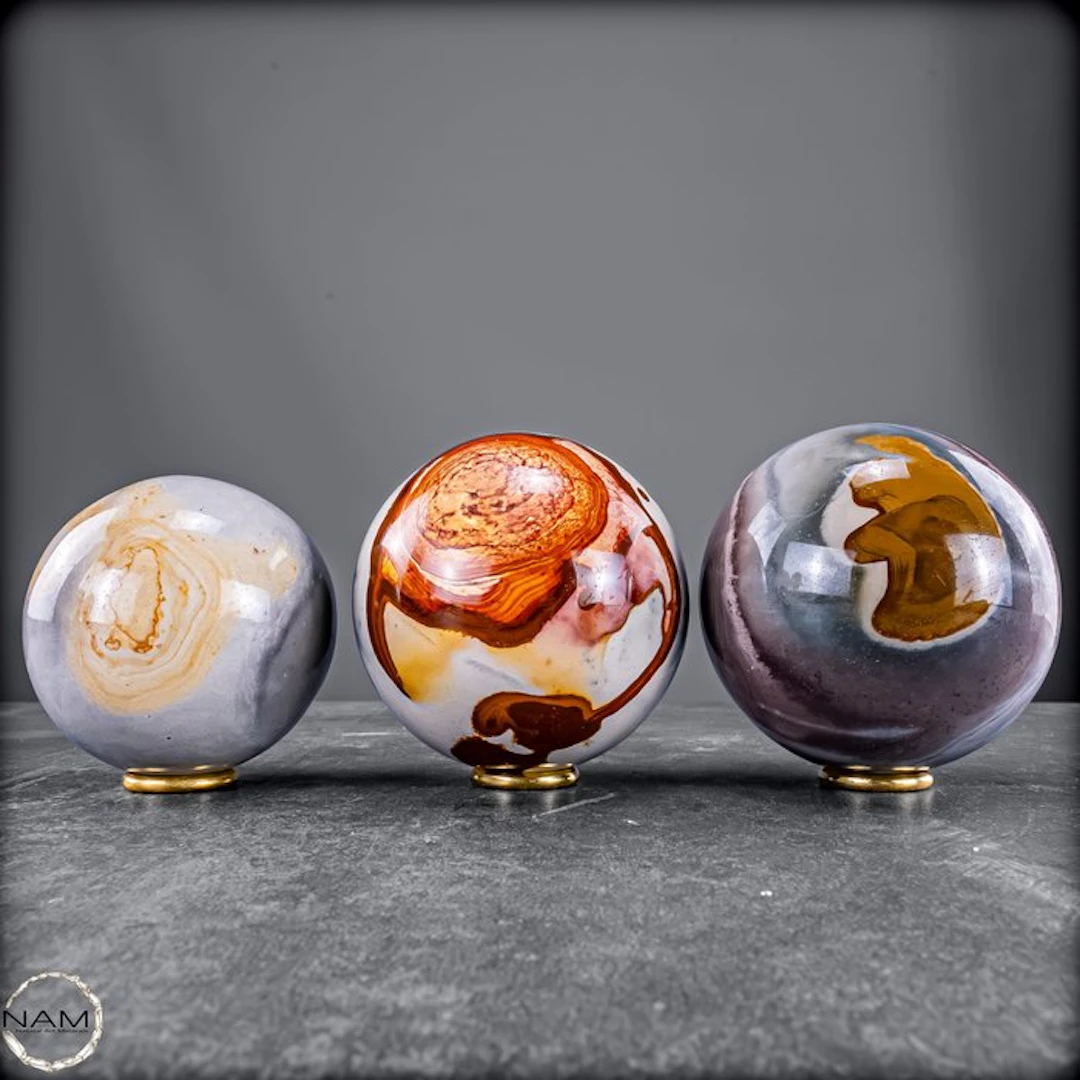 Natural polychrome jasper spheres – Color-intensive set...