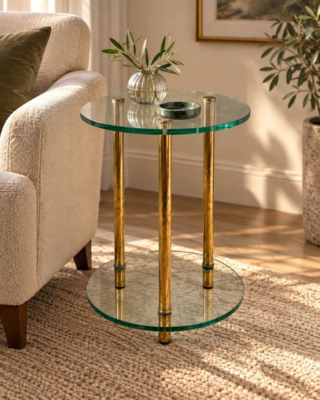 Elegante ronde bijzettafel – helder glas en goudkleurige...