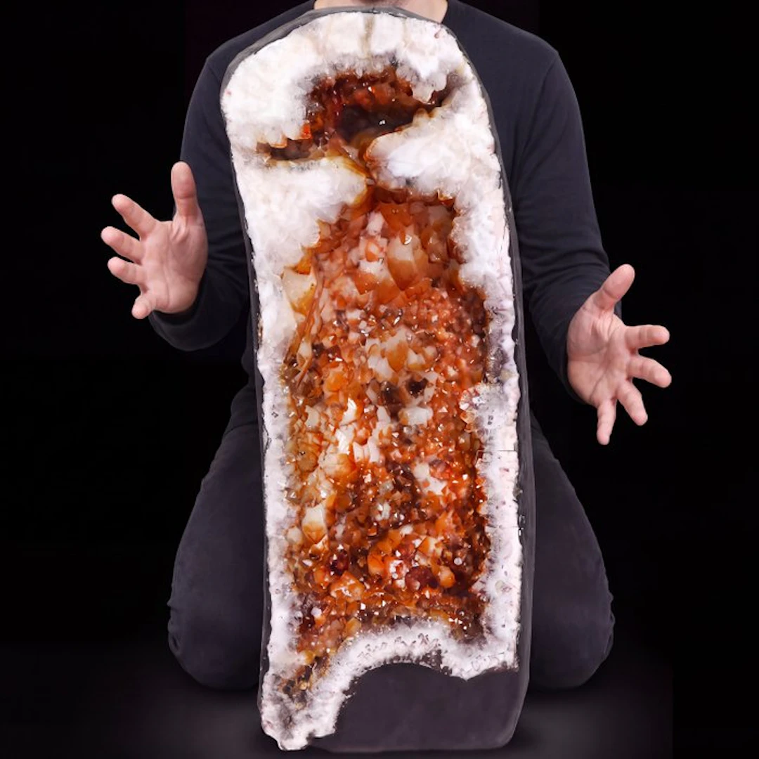 Vivid Citrine - Cathedral Geode - 55x19x21 cm- 32 kg