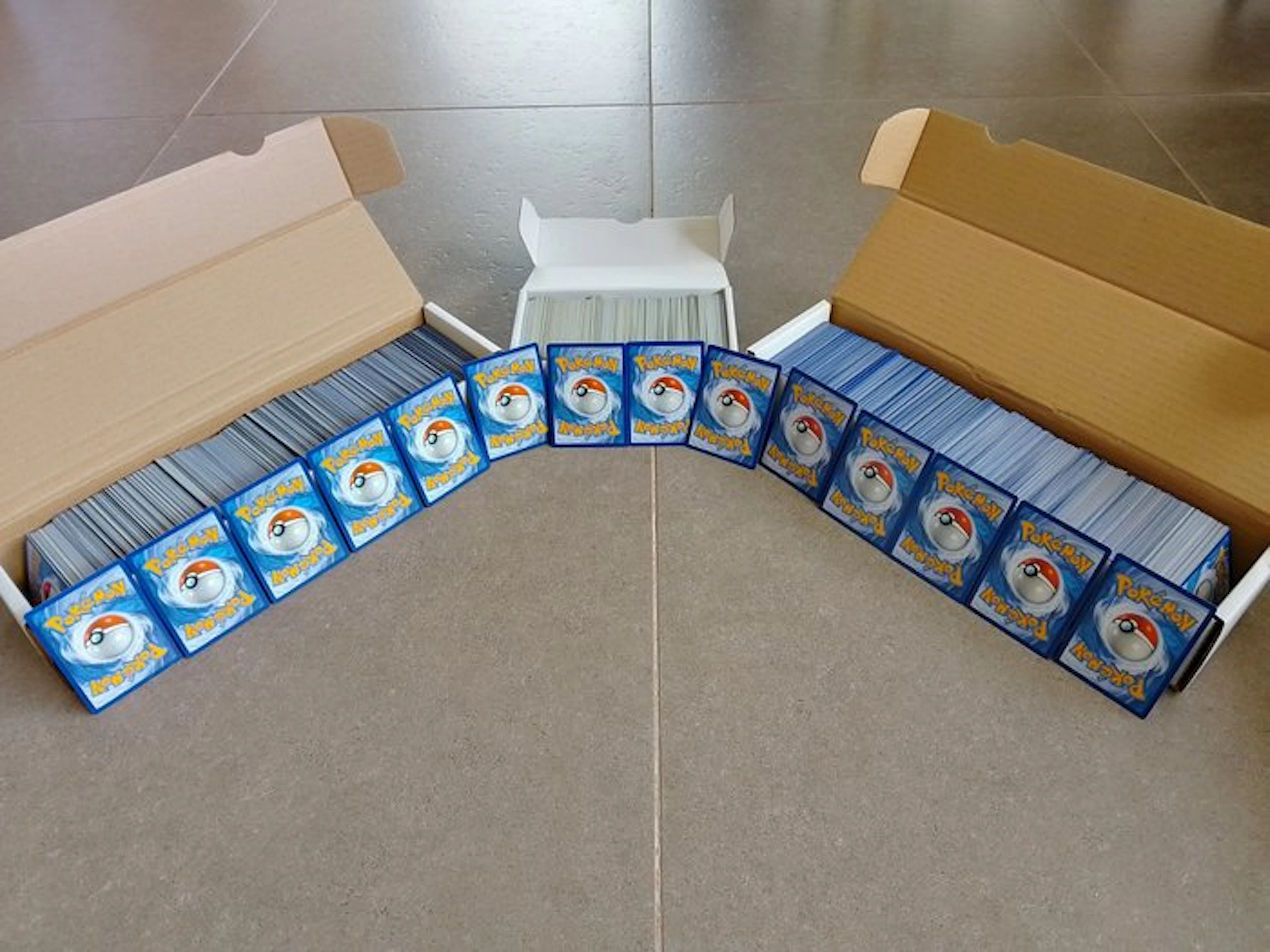 Pokémon - 2500 Bulk cards Holo, Reverse holo - Various sets