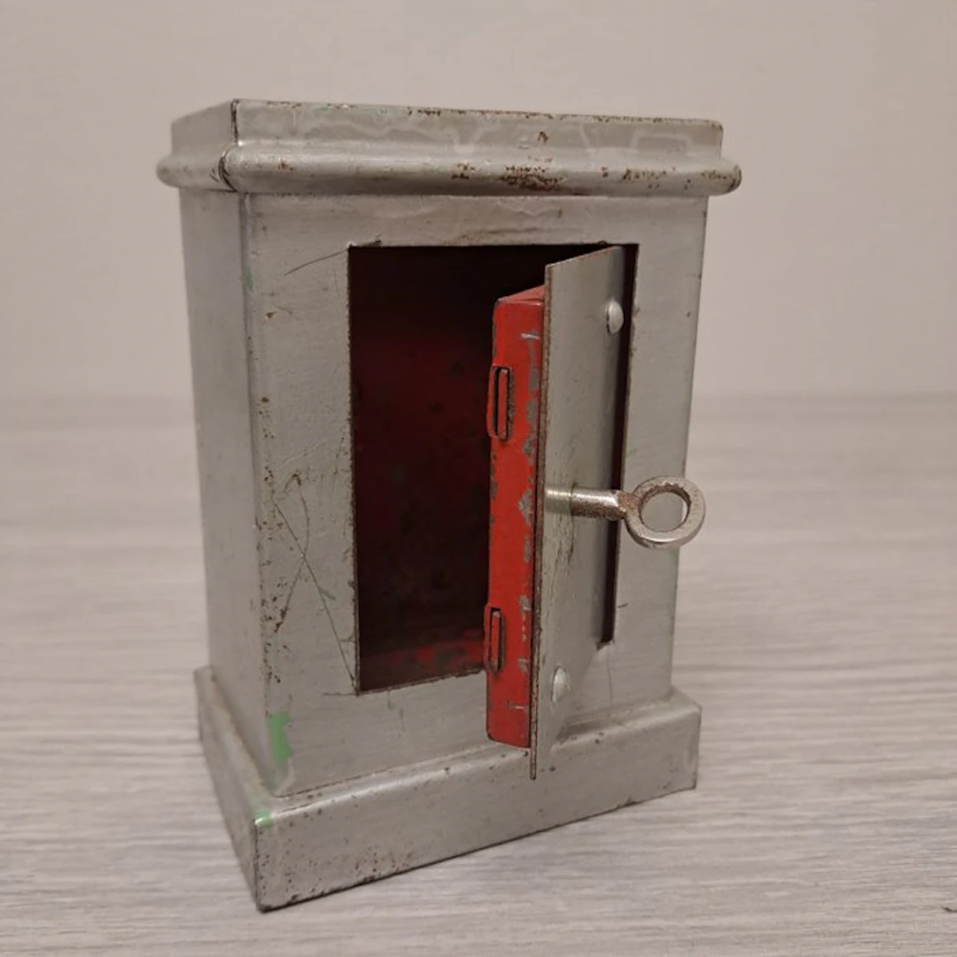 Money box - Wrought iron - Miniature safe / piggy bank