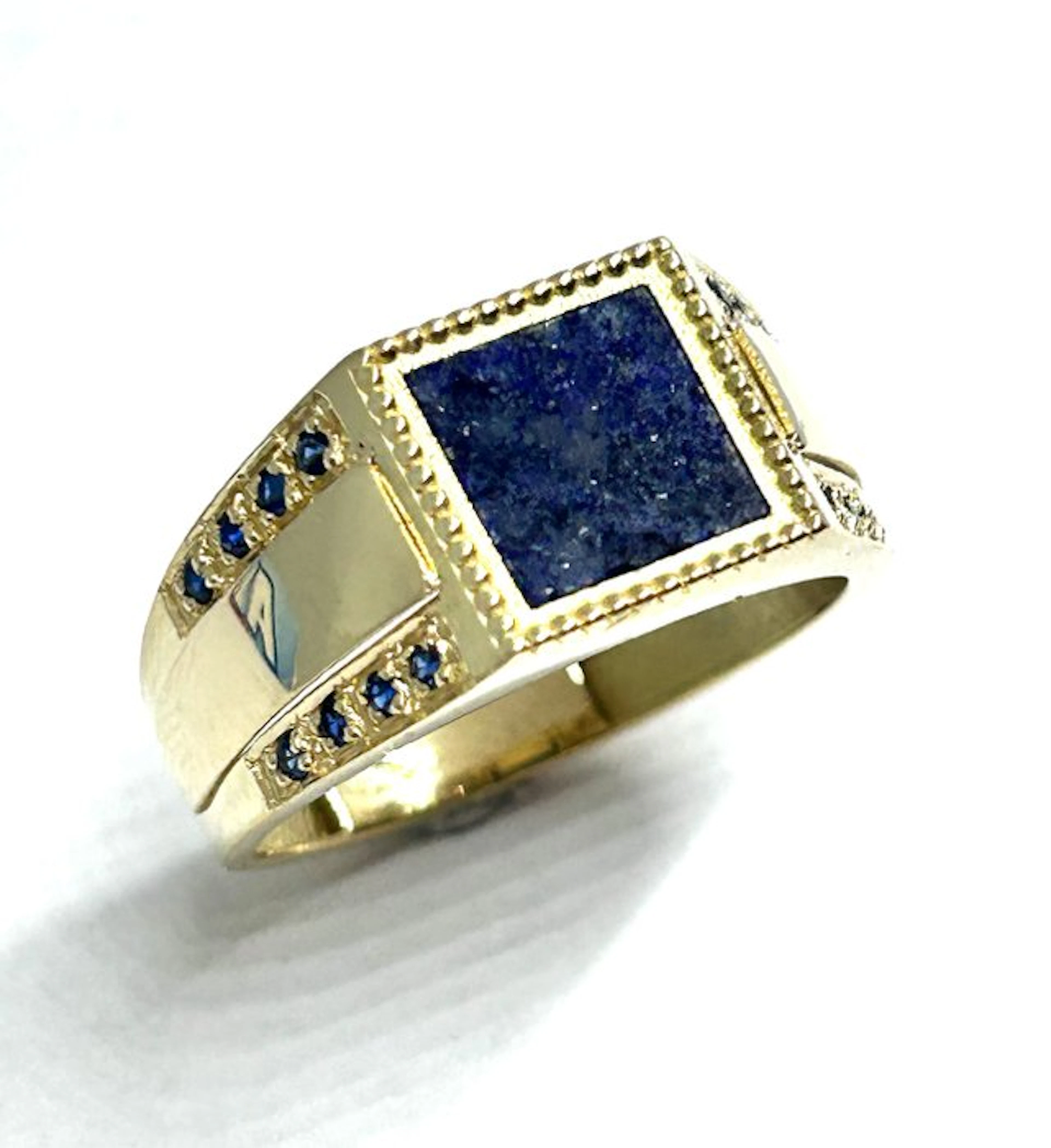 Ring - 18 kt. Yellow gold - 1.86ct. tw. Lapis lazuli - Sapphire