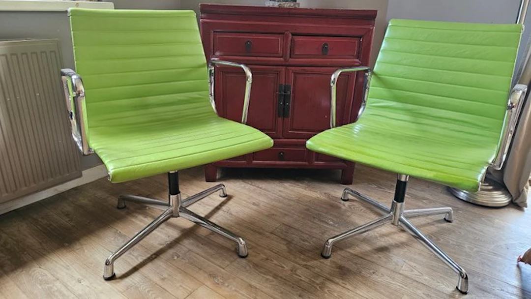 Vitra - Charles & Ray Eames - Chair (2) - EA108 - Aluminium