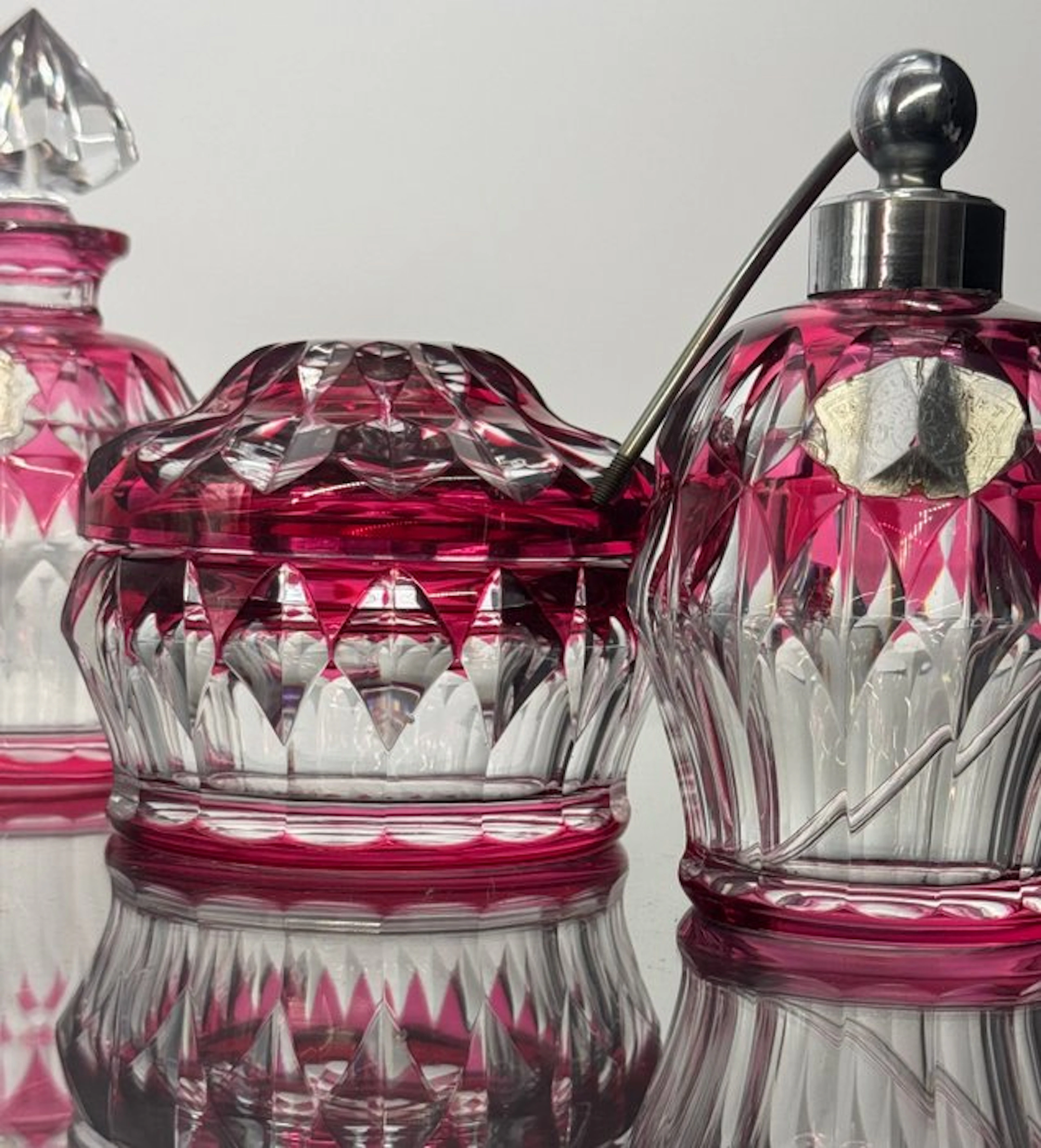 Art Deco Toilet set (4) - Val Saint Lambert - Crystal - Signed VSL set.