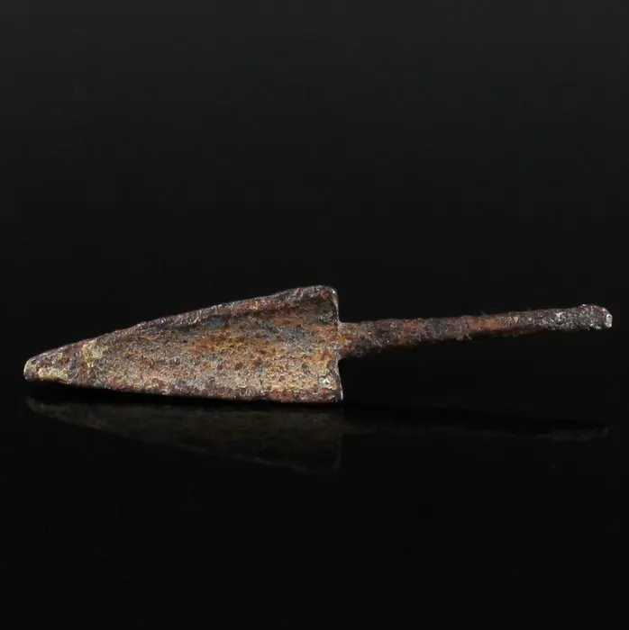 Ancient Roman Iron Trifoil arrowhead, Ex MUSEUM | Barnebys