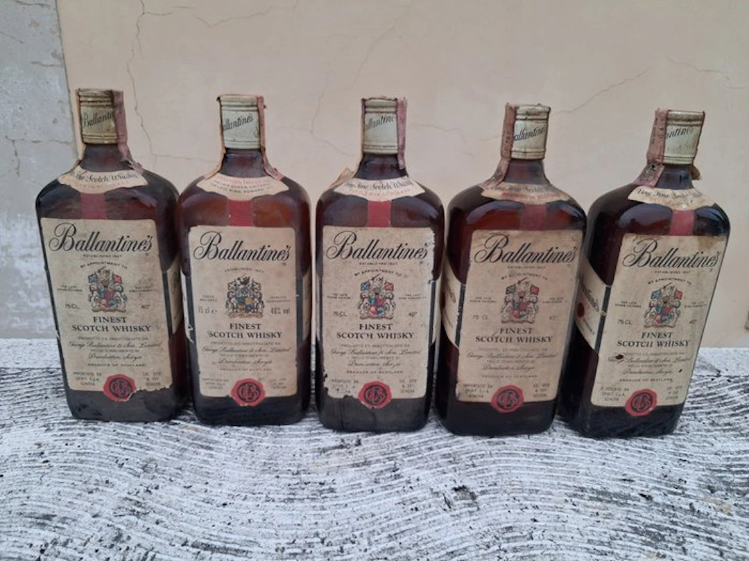 Ballantine's Finest - b. 1970s, 1980s - 75cl - 5 bottles