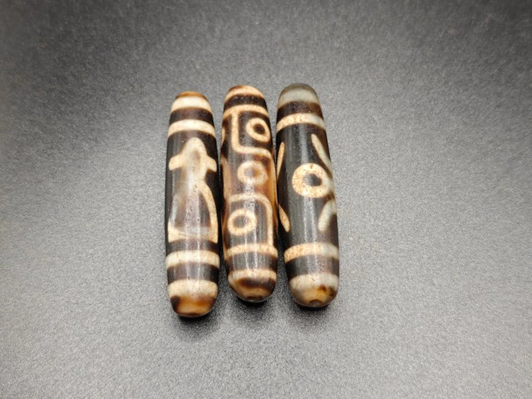 Large Tibetan Agate 9 Eyes
