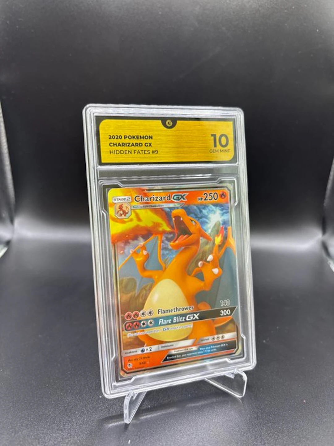 Pokémon - 1 Graded card - Charizard 9 Hidden Fates - GG 10