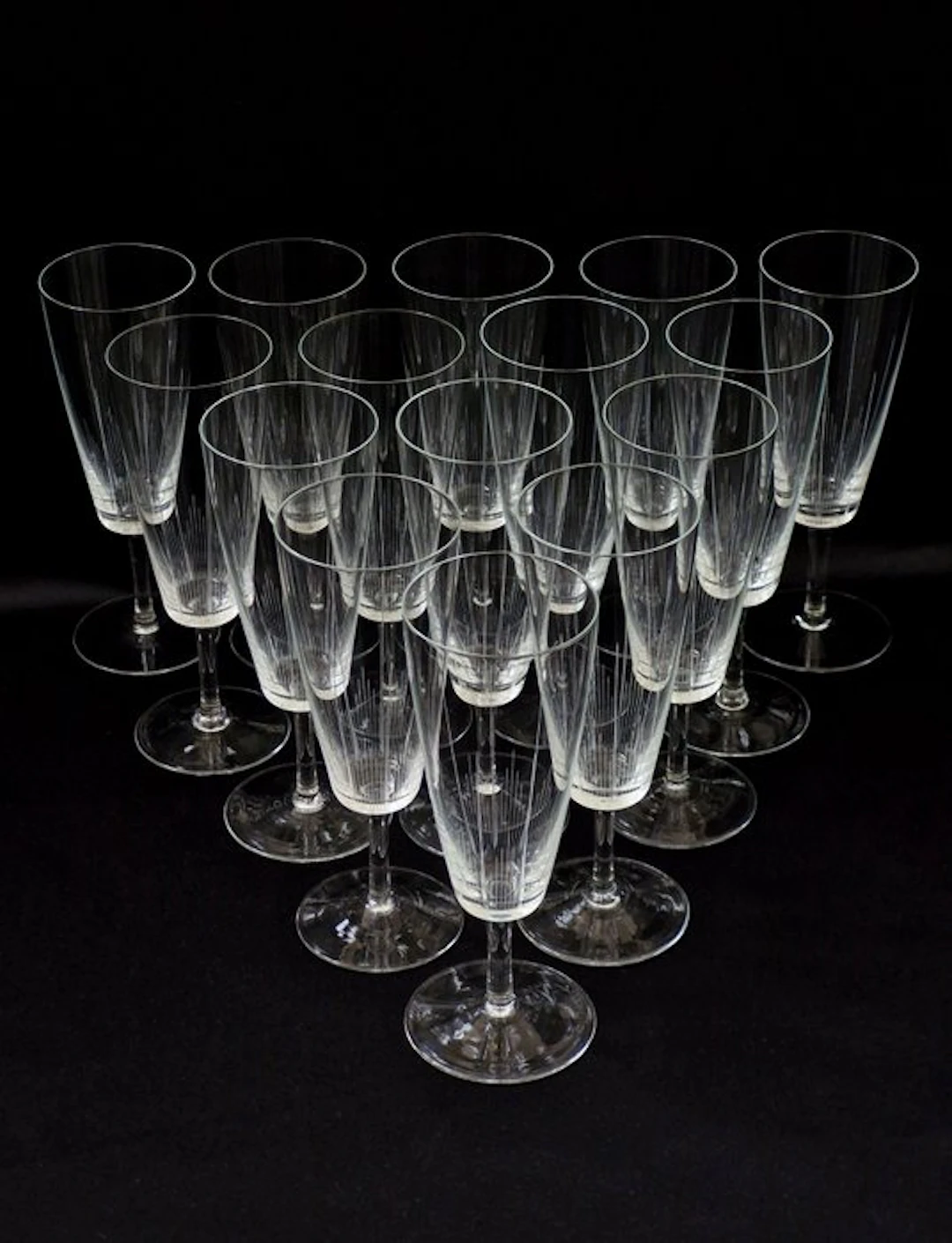 Drinking set (15) - With a finely etched vertical pattern