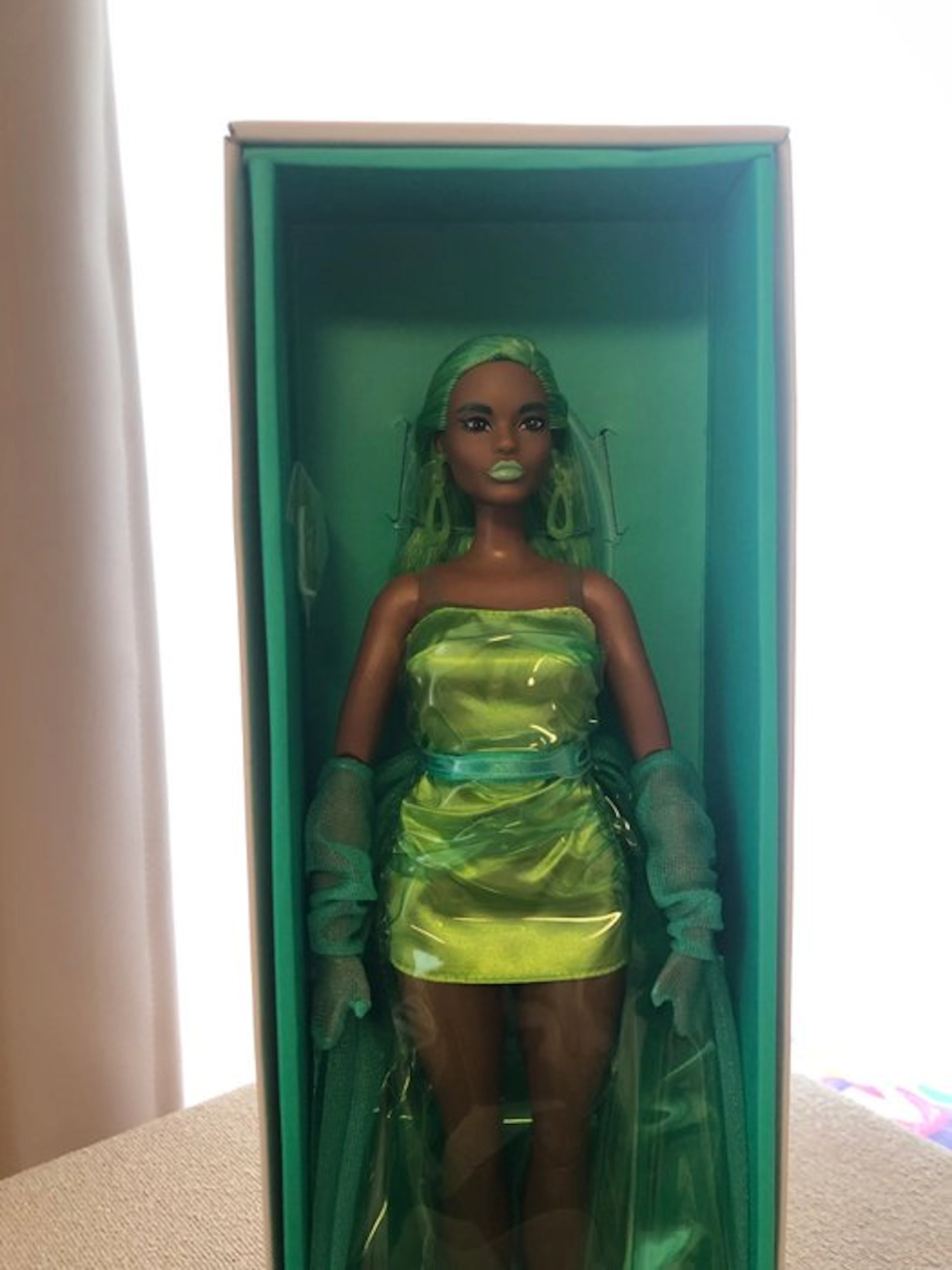 Barbie - Barbie doll - Chromatic Couture, Boxed - 2010-2020