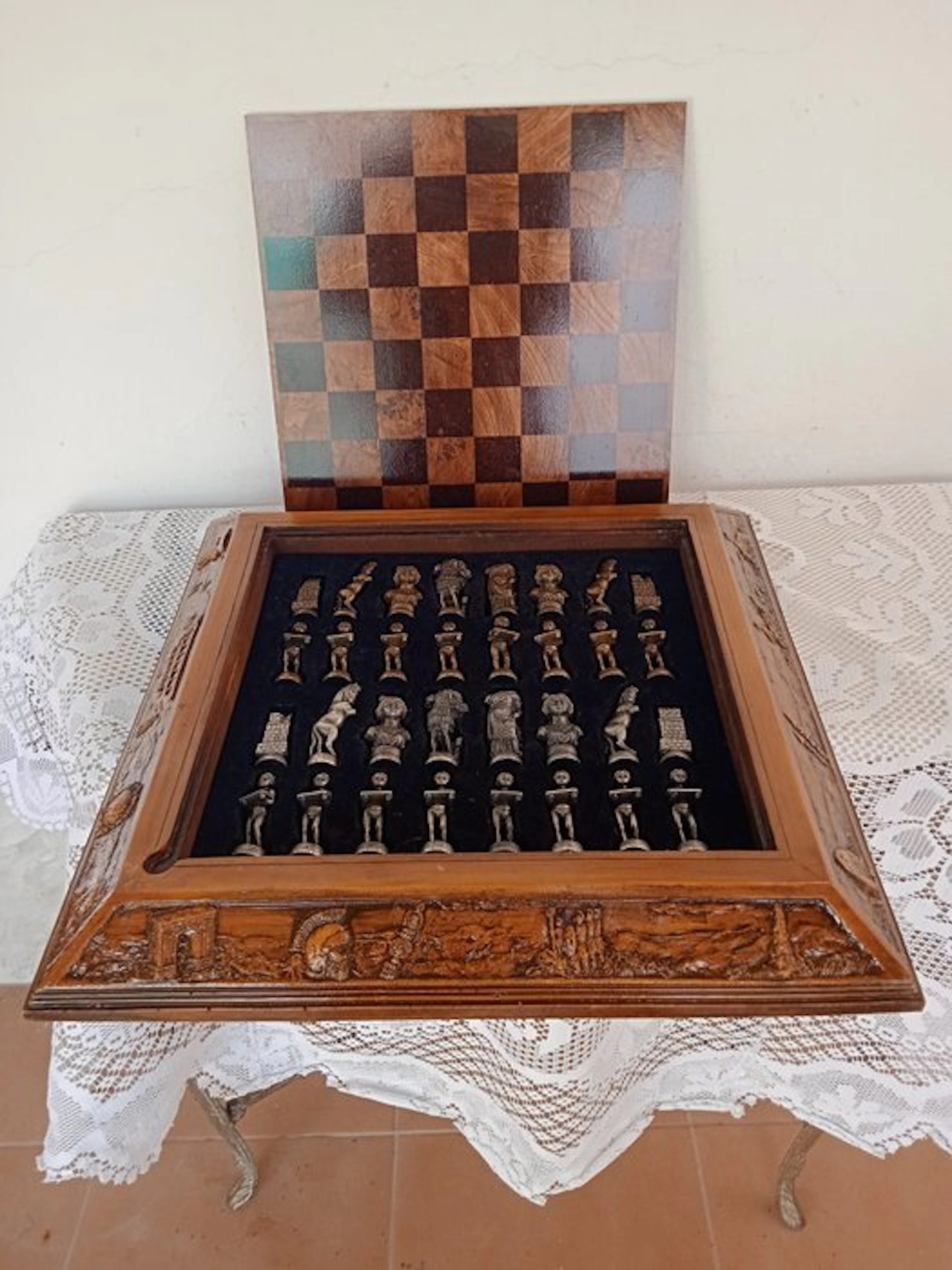 Chess set - Polyethylene and metal