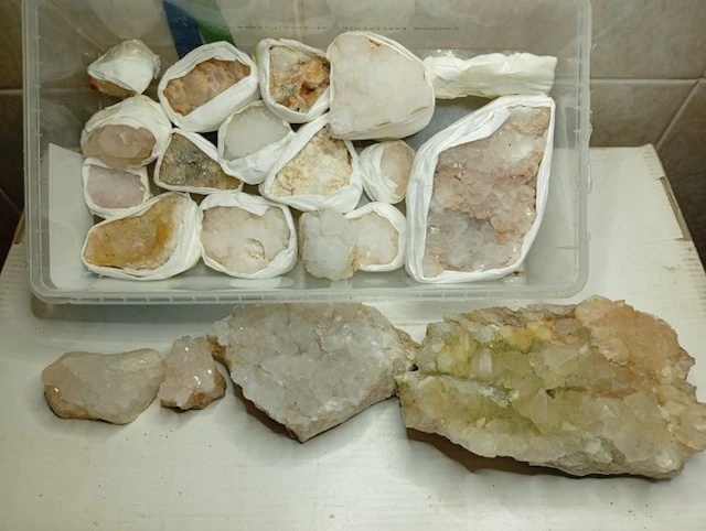 Quartz Mineral Collection- 2.8 kg - (20)