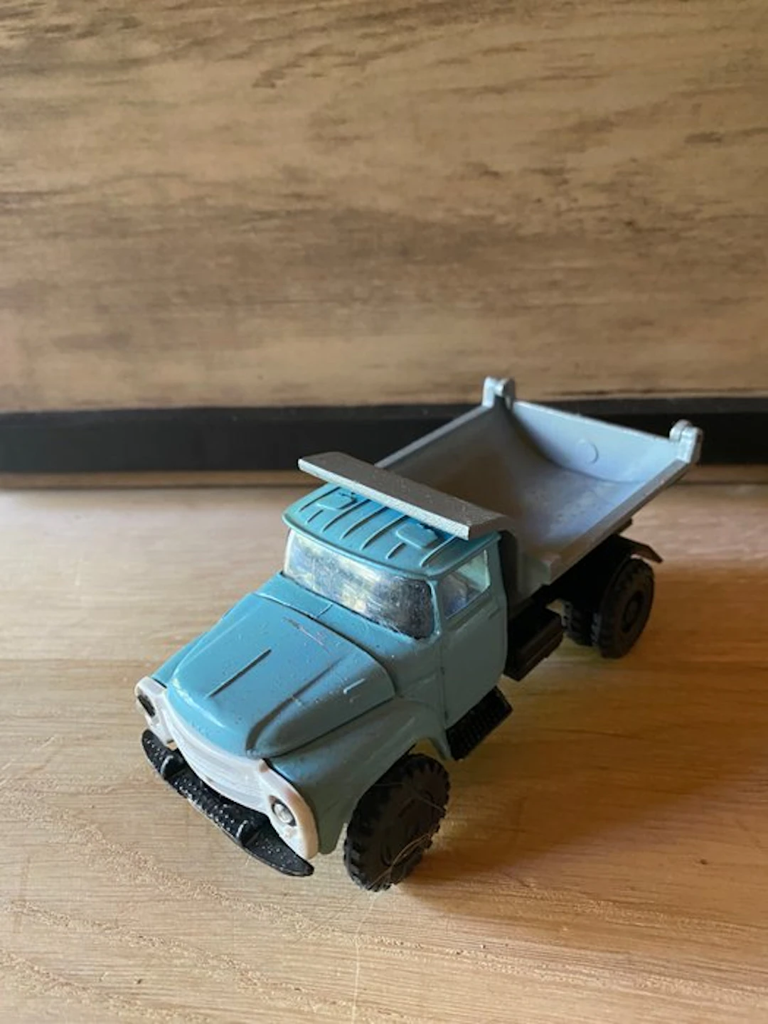 1:43 - Model car - Zil kiepwagen - Soviet