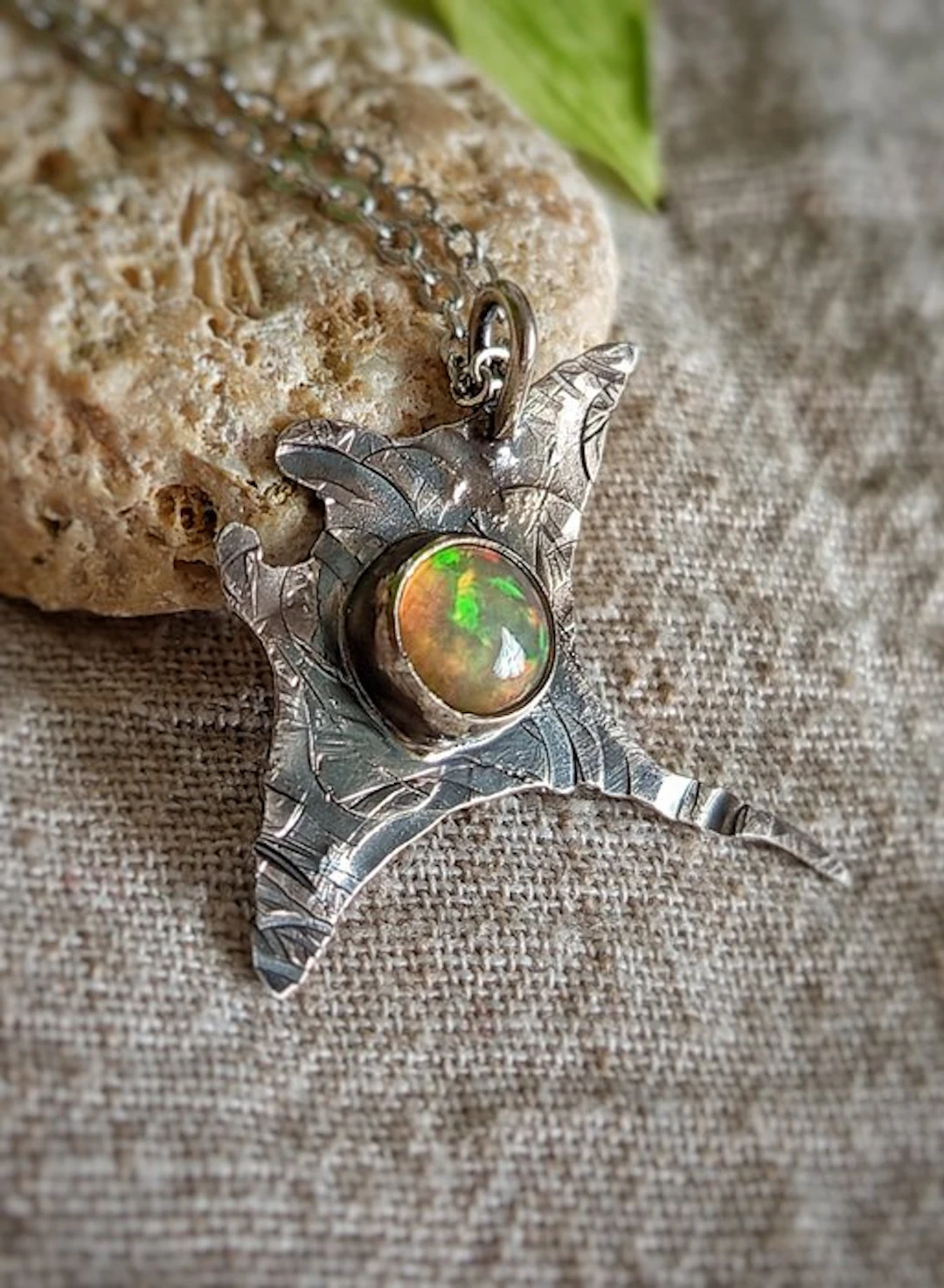 Handcrafted "Follow me" jewelry in oxidized 925 silver with top-quality opal