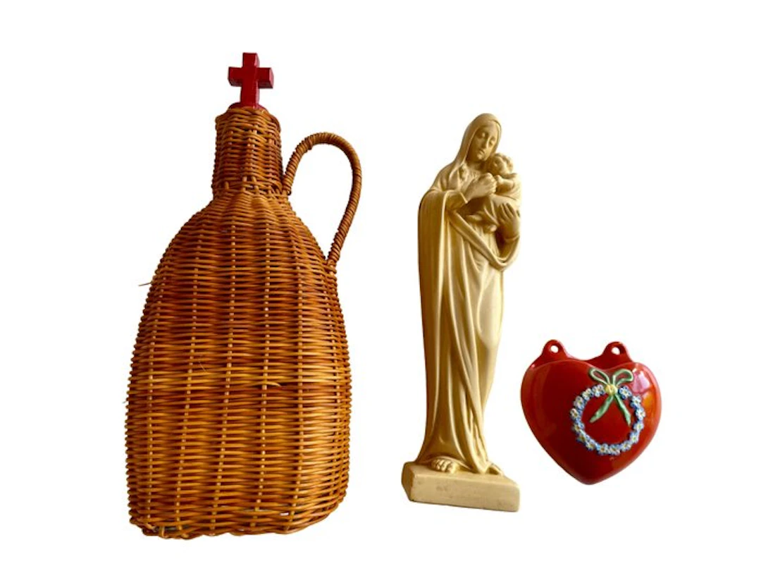 Set of 3 vintage religious and folklore objects (3) - Composite