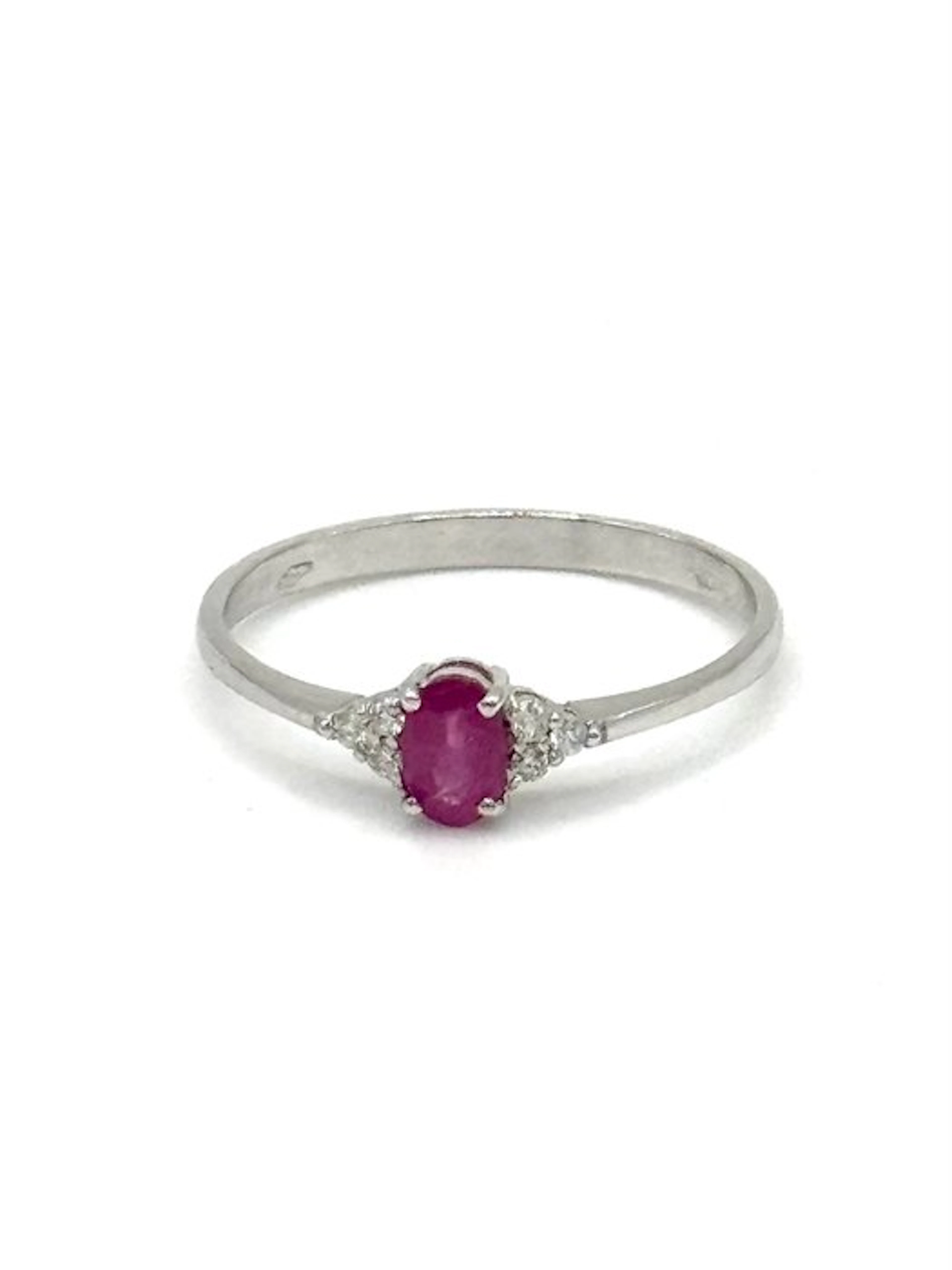 Engagement ring - 18 kt. White gold - 0.37ct. tw. Ruby - Diamond
