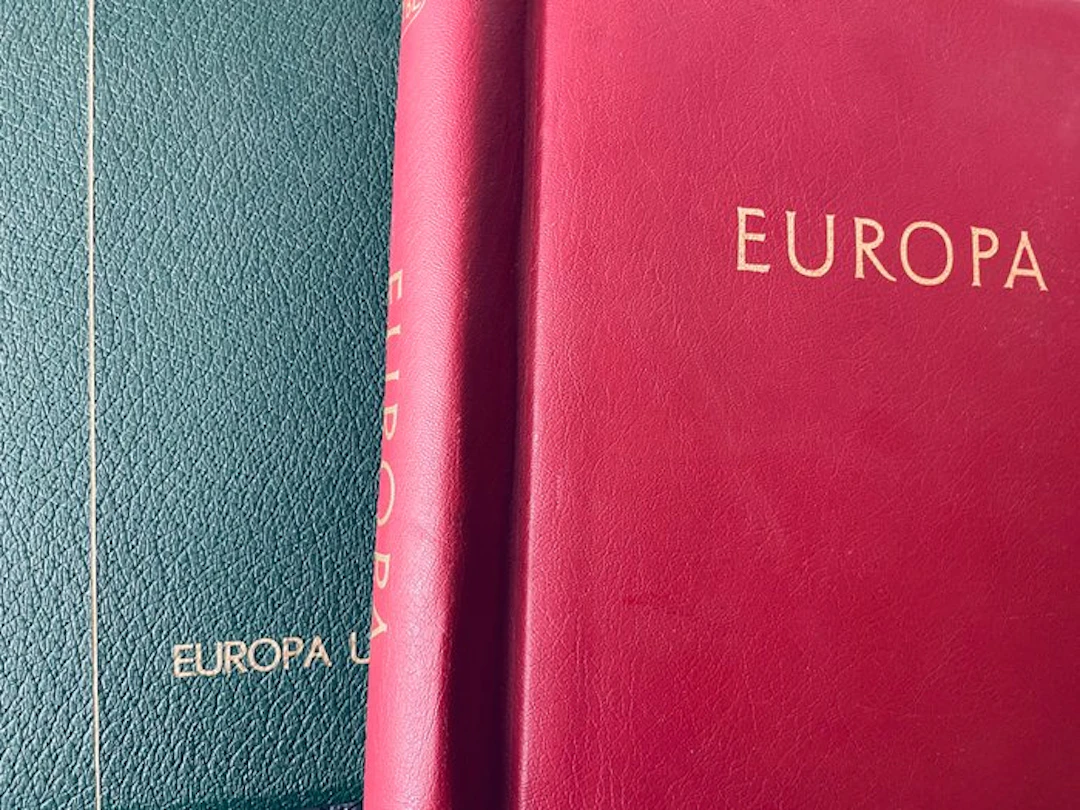 World - Europa CEPT collection in 2 albums