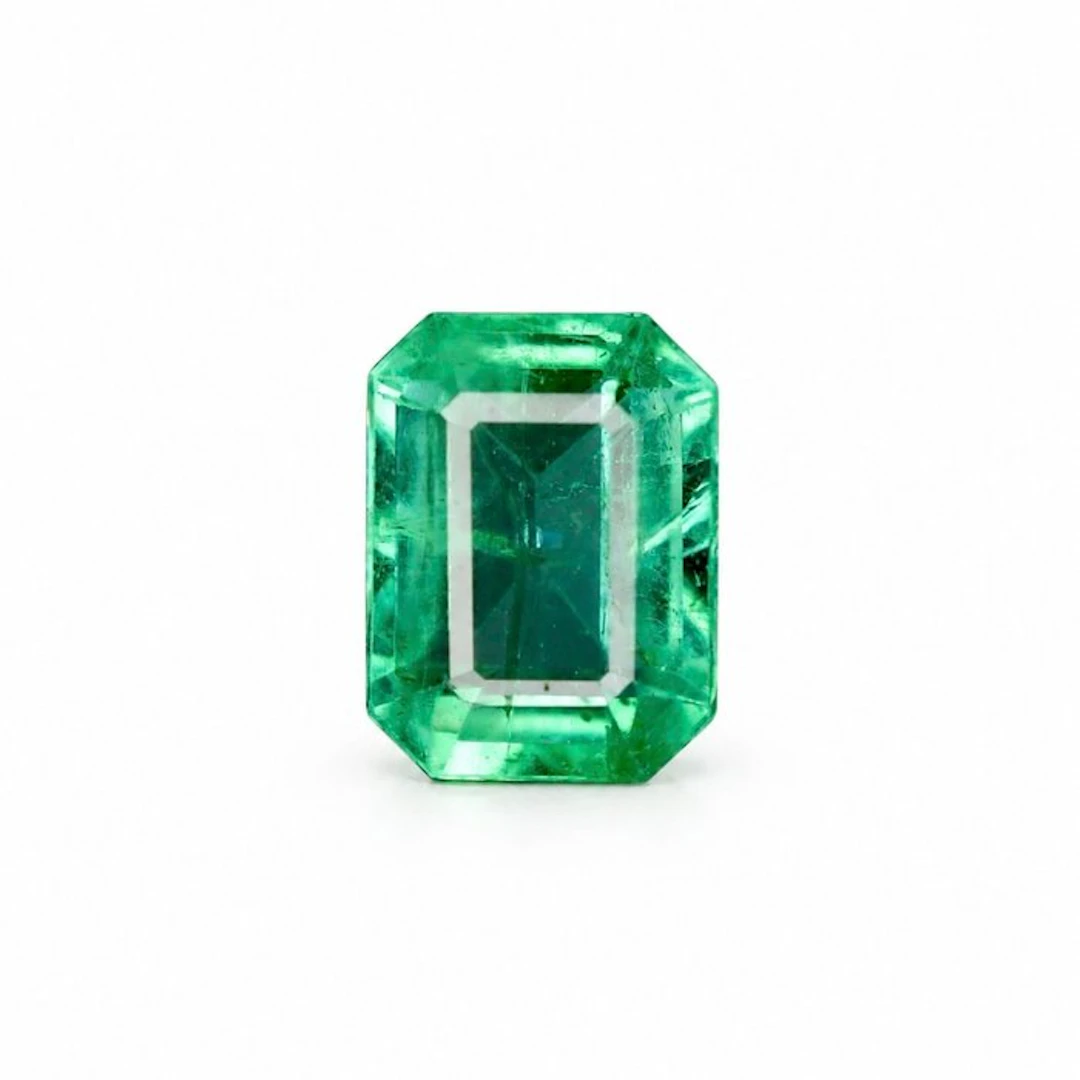 No reserve price Green Emerald - 0.90 ct - International...