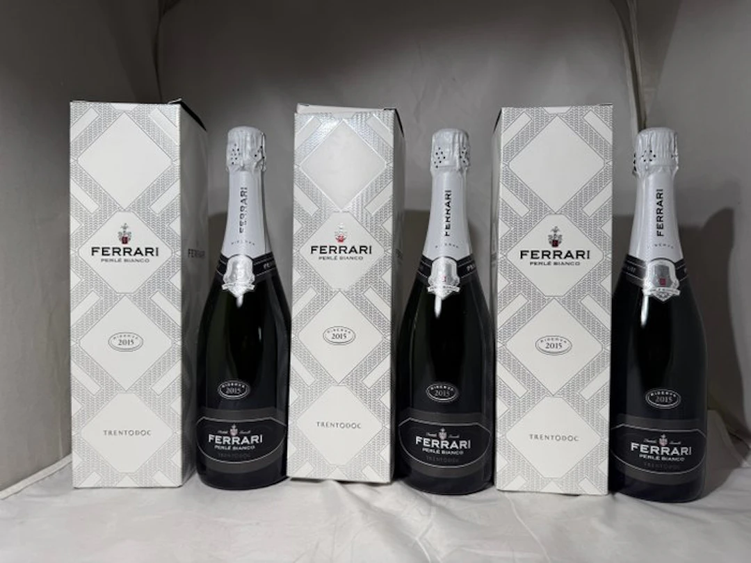 2015 Ferrari Perlé Bianco - Trentino Alto Adige - 3 Bottles (0.75L)