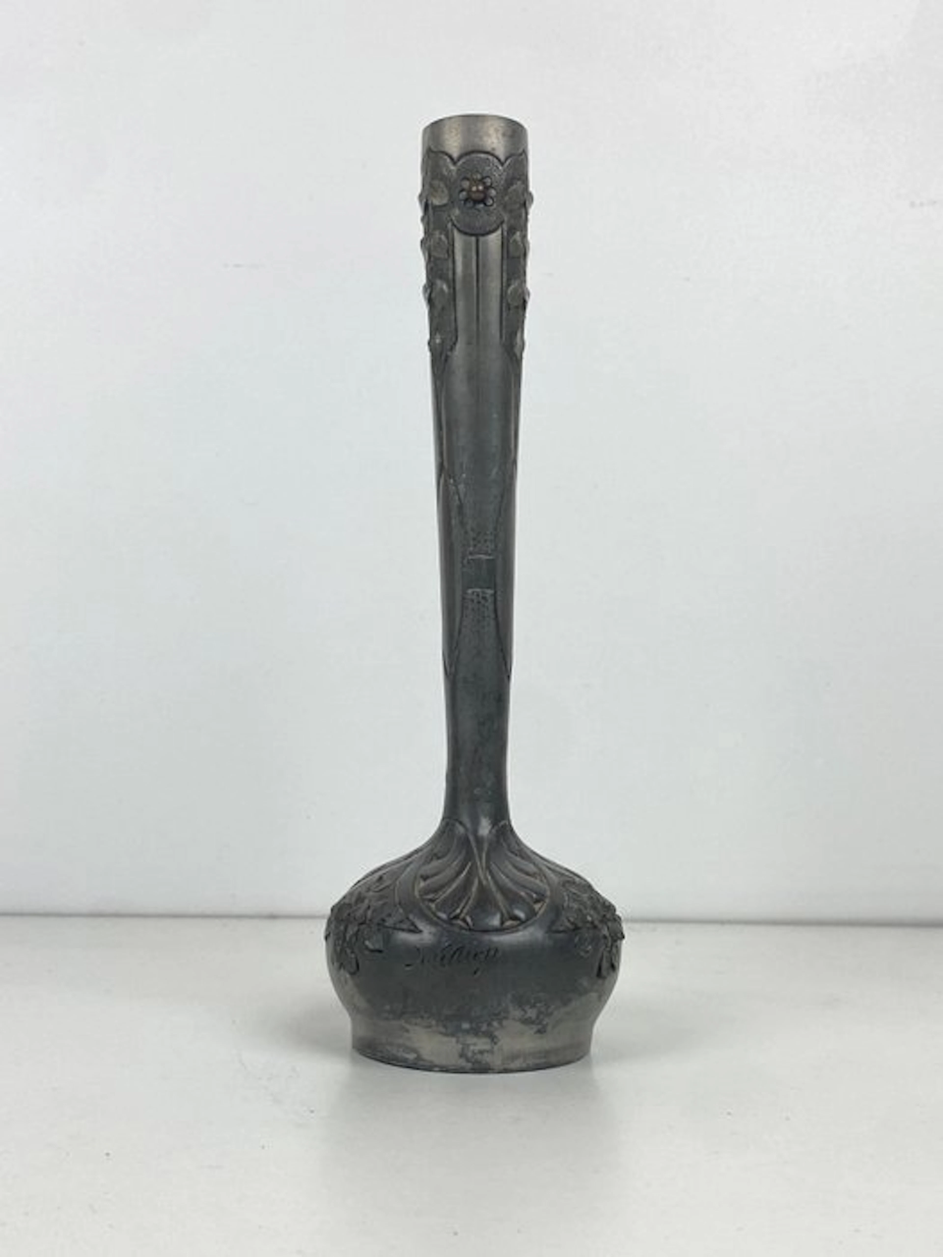 A.VILLIEN - Vase - Tin
