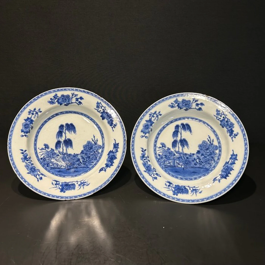 Plate - Porcelain - Soft-paste Qianlong plates.