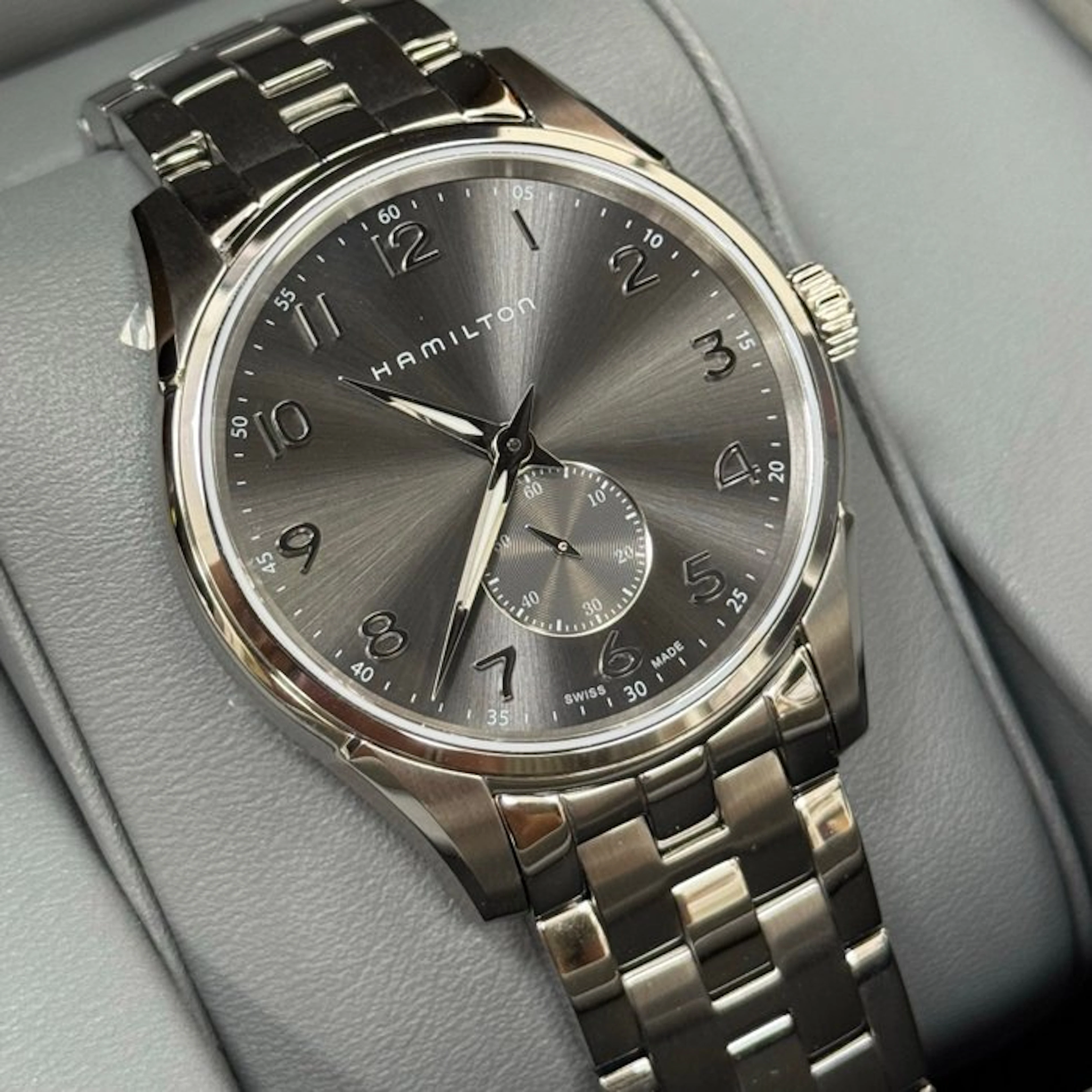 Hamilton - Jazzmaster Thinline Small Second Quartz - H38411183 - Men - 2025+