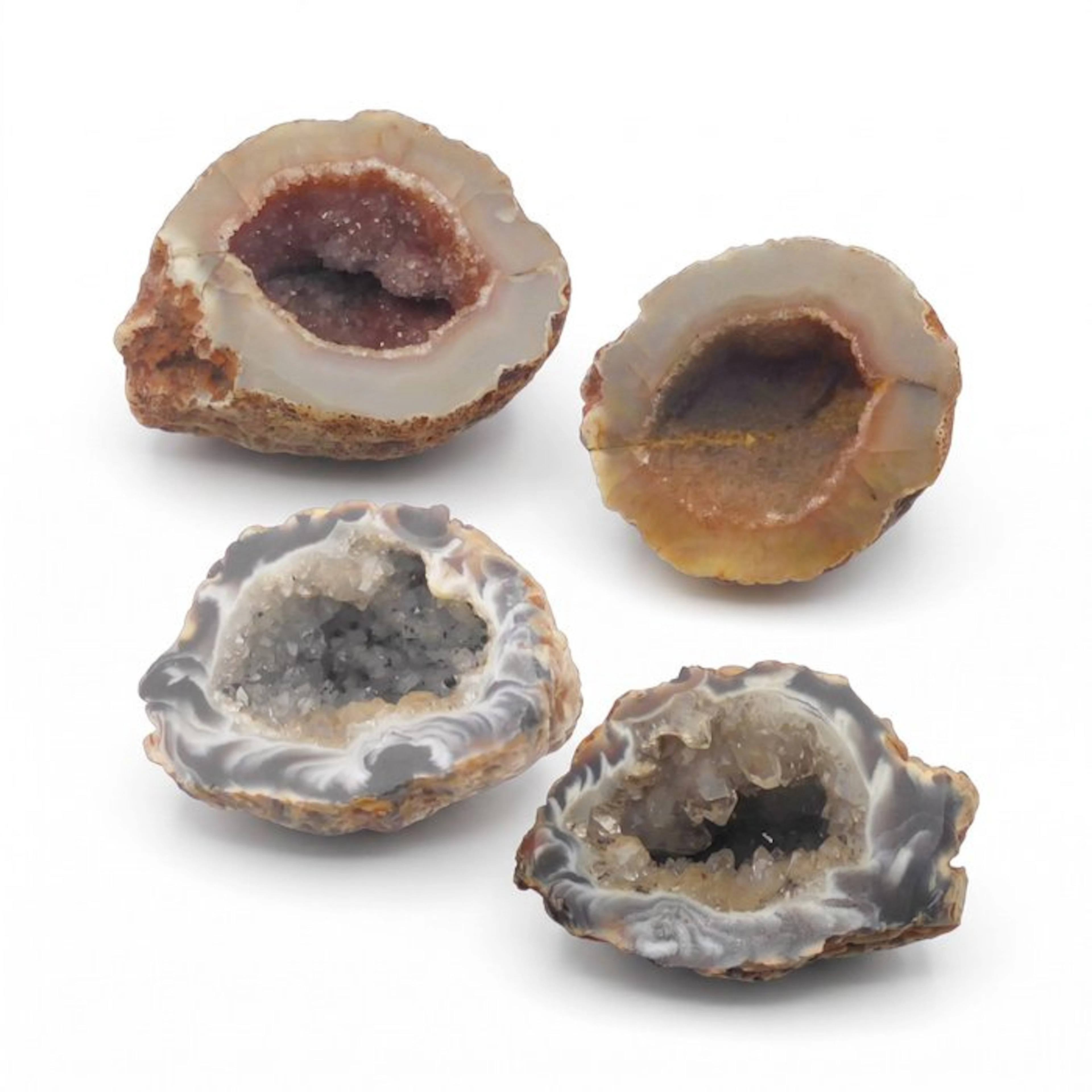 Themed collection - 4x natural geodes with crystals...