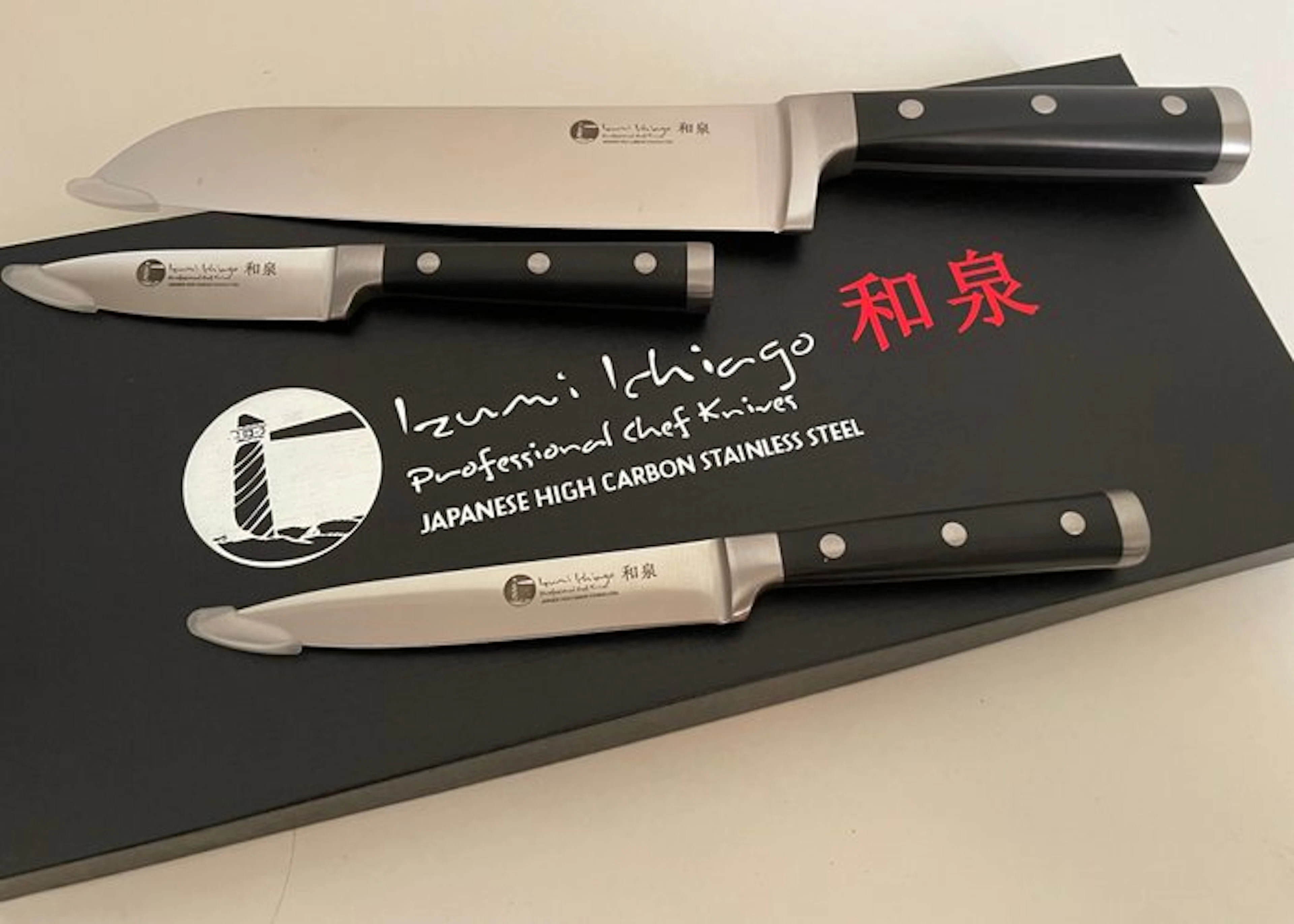 Izumi Ichiago - Kitchen knife - Professional Santoku...