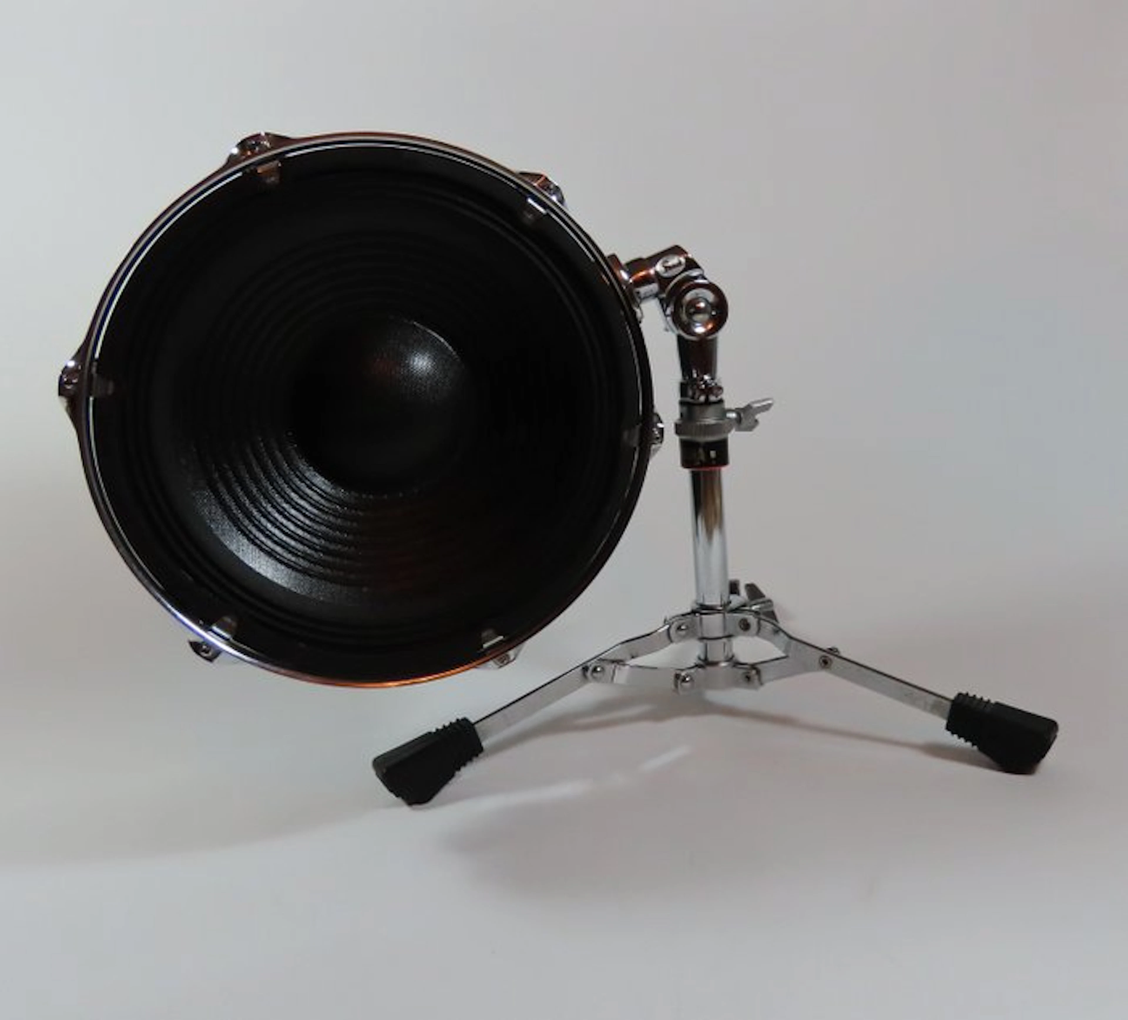 Devine - custom sub kick Dynamic microphone