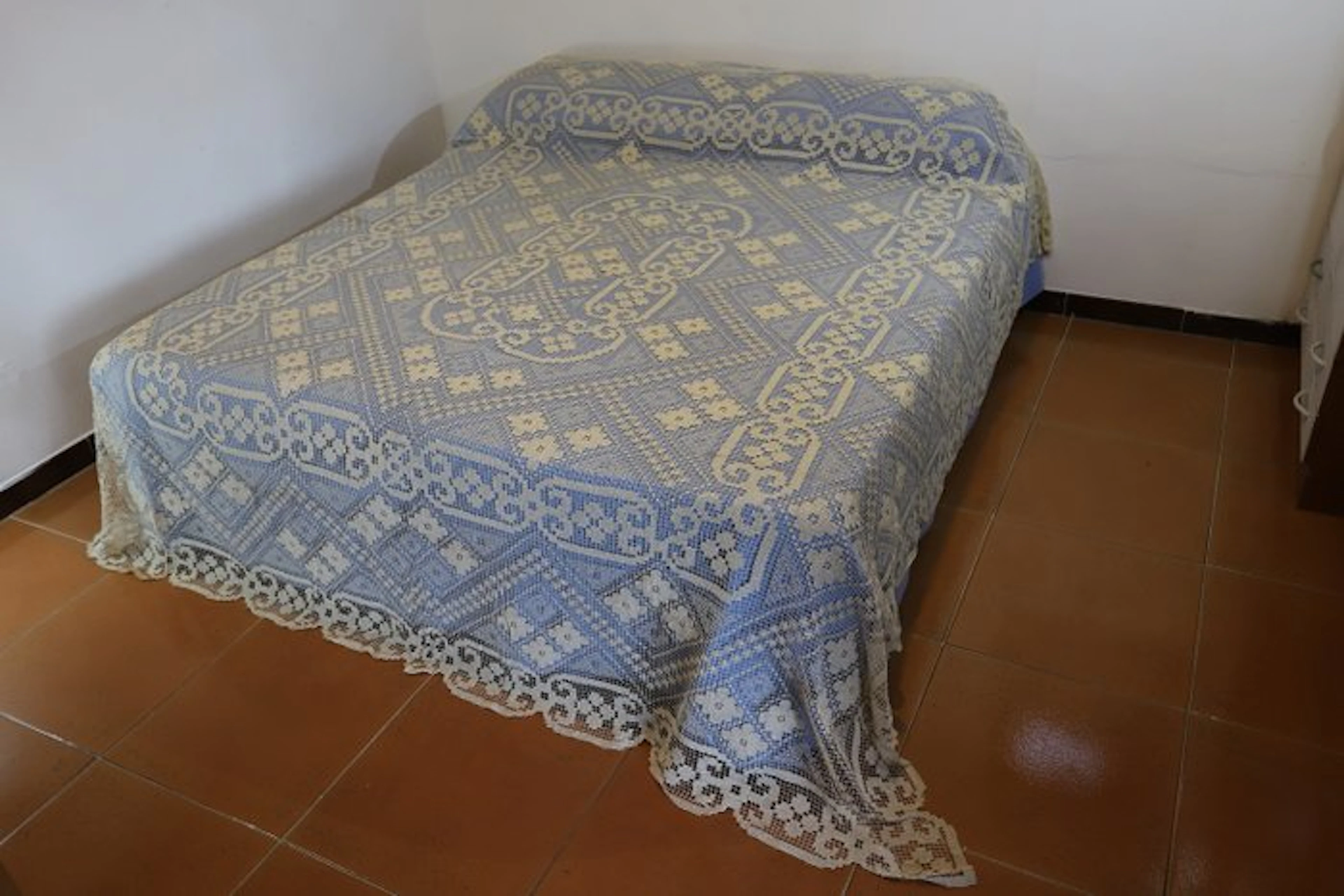 Embroidery - 280 cm - 235 cm