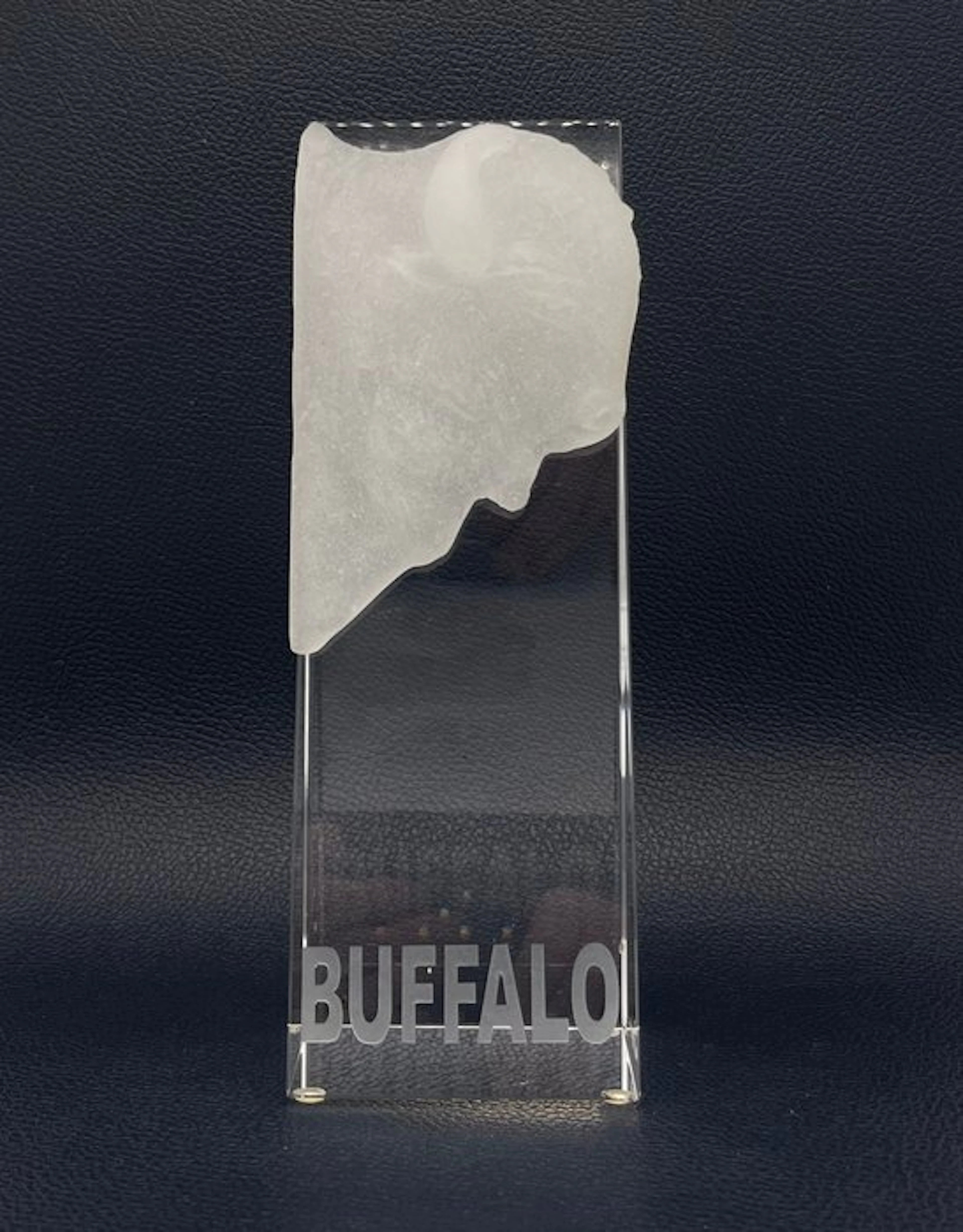 Victor Trabucco - Sculpture, Sculpture with Buffalo head - 20.5 cm - Crystal