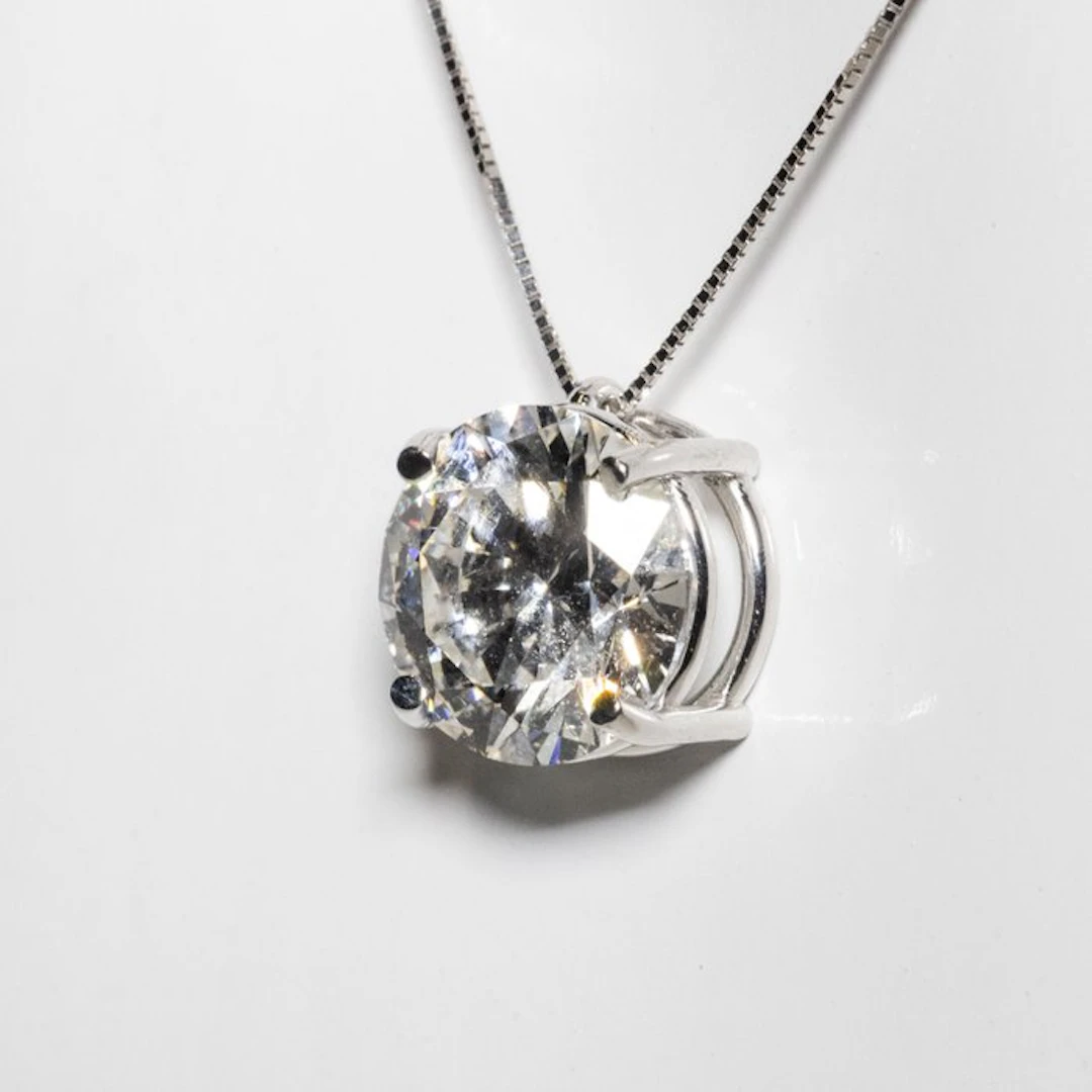 Necklace with pendant - 18 kt