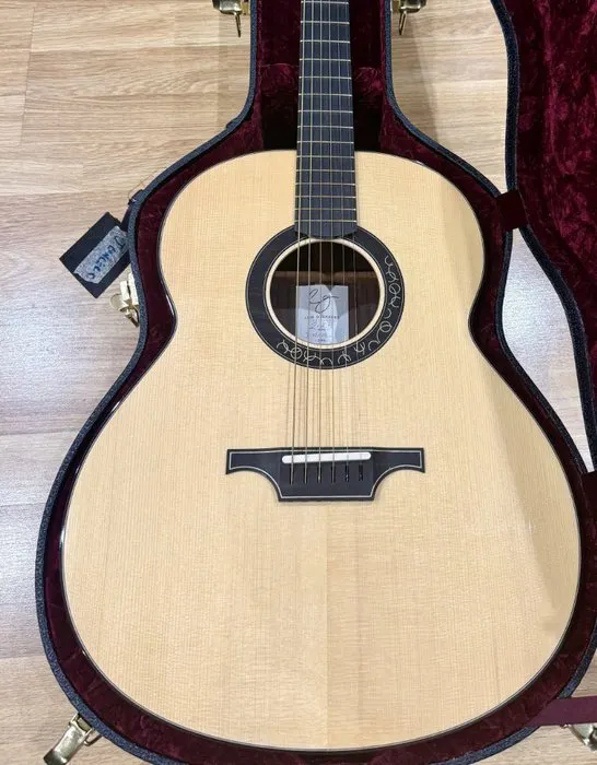 Luis Guerrero Guitars - J Model - - Acoustic guitar - Spain - 2022