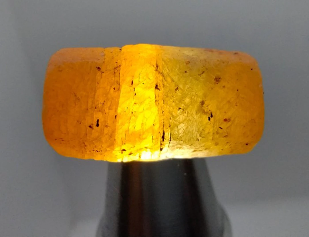 23.4 cts "RARE" Untreated Natural Yellow Sapphire Rough- 4.68 g