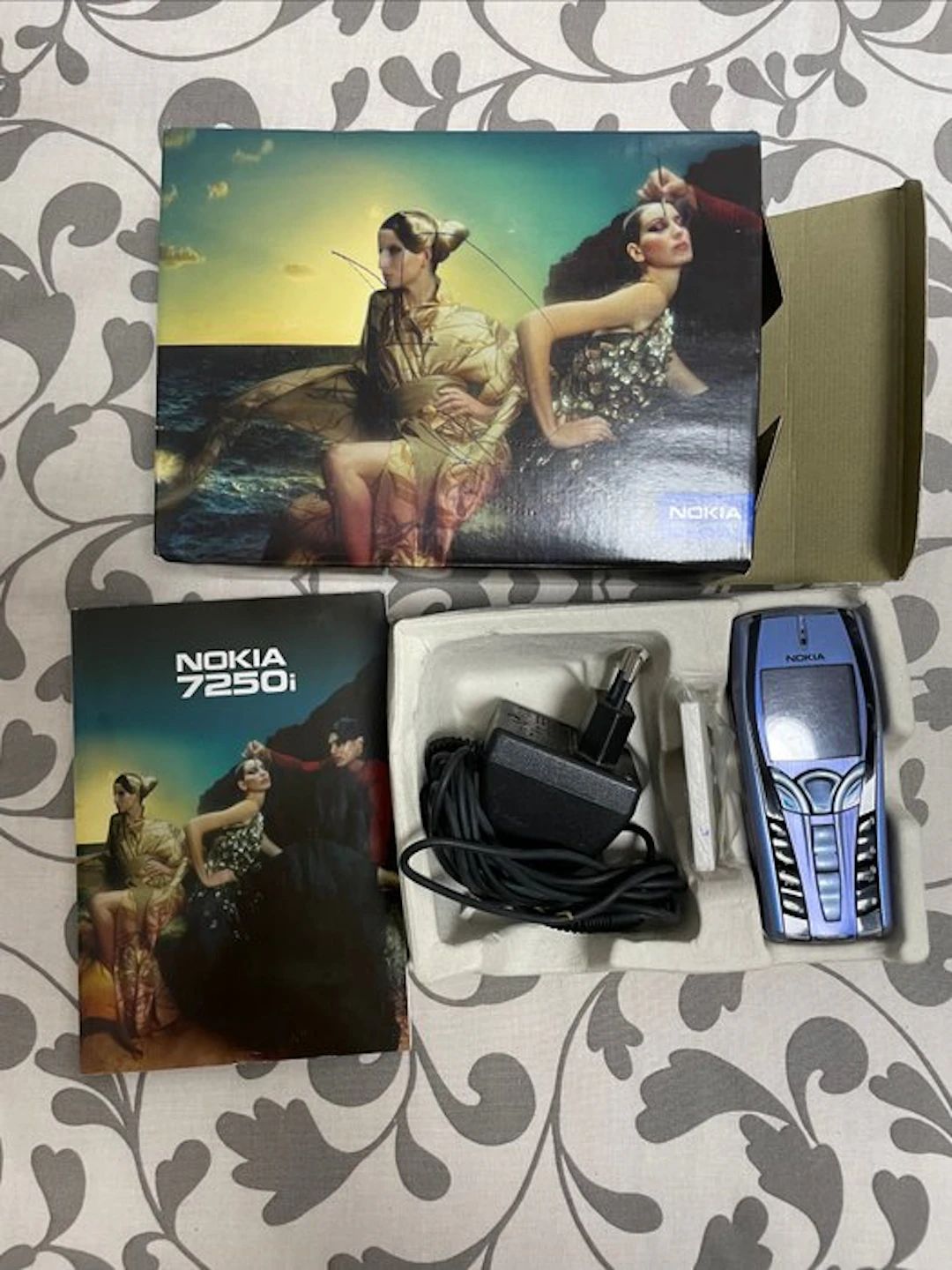 Nokia Nokia 7250i - Mobile phone (1) - In original box