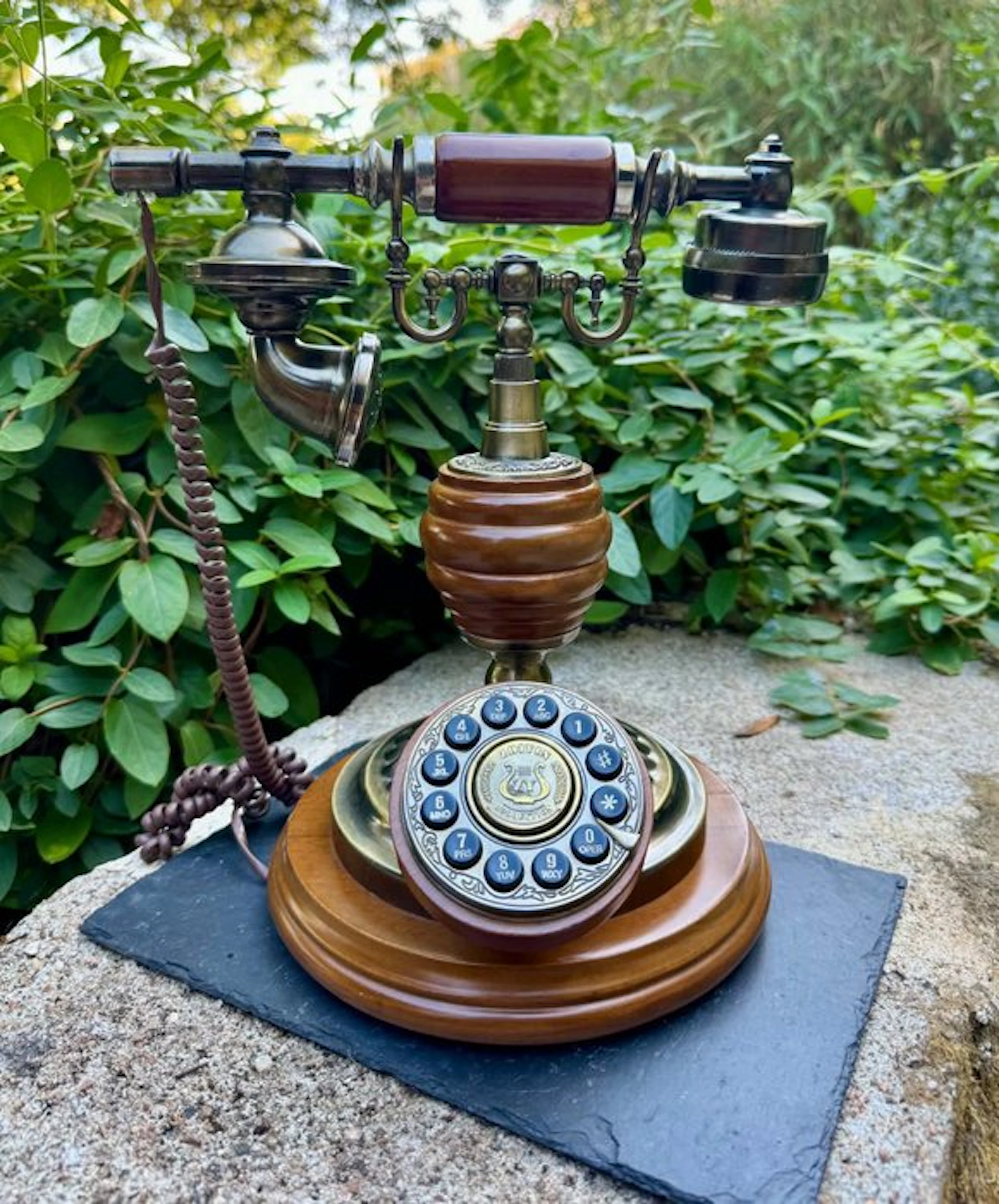 Analogue telephone - Wood, Metal - vintage