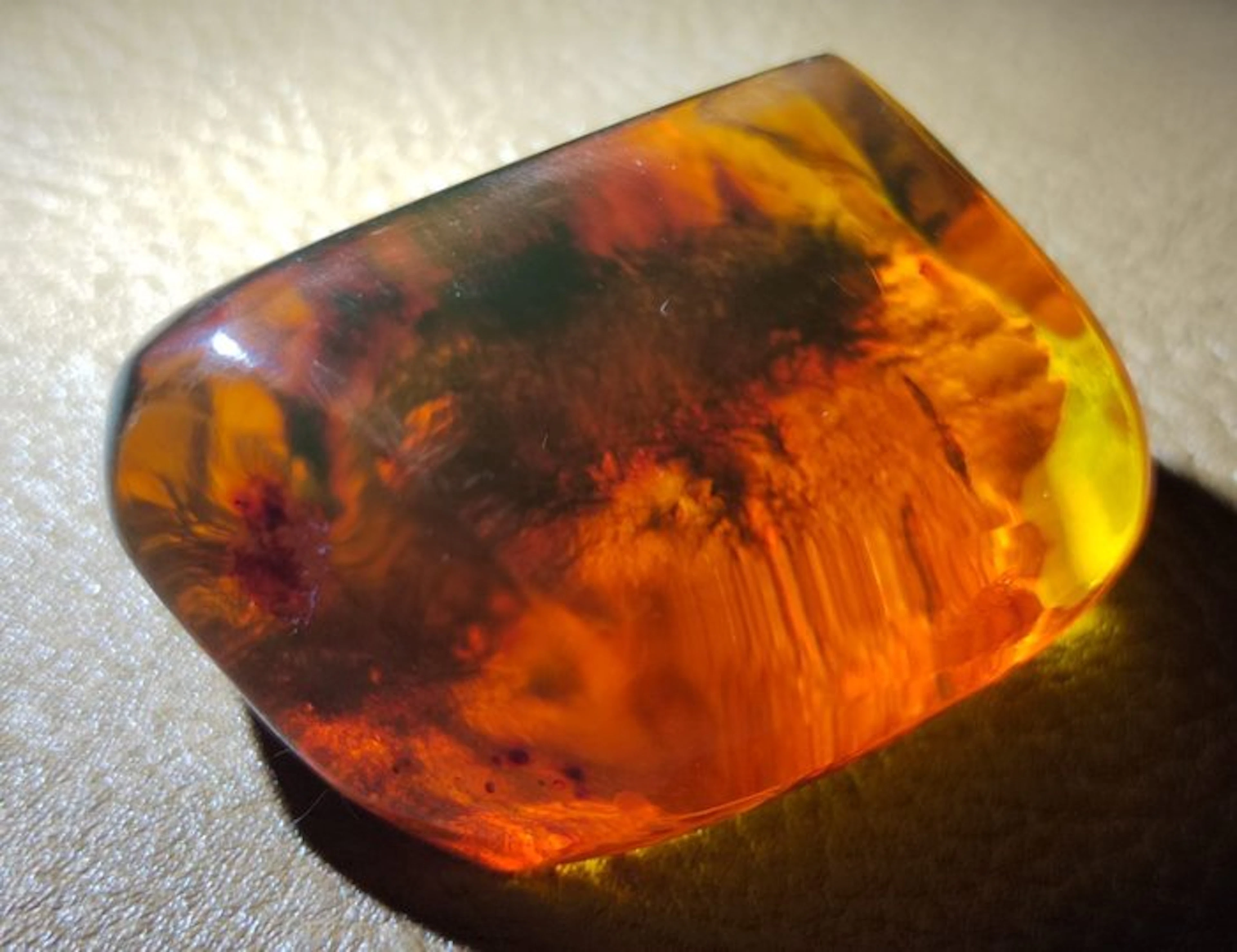 FOSSlL-AMAZING!! Dominican amber- 27.18 g