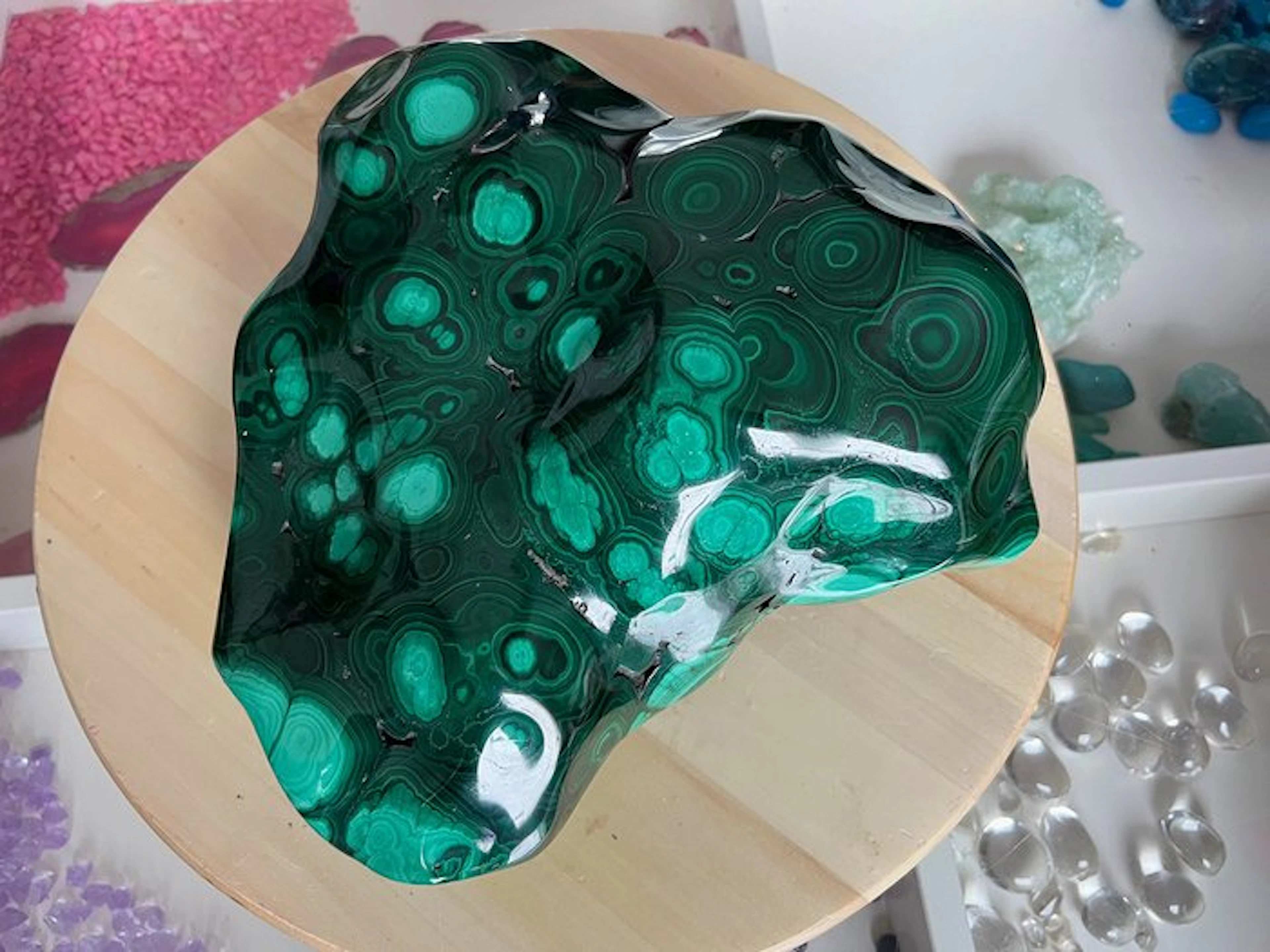Malachite Crystal cluster - Height: 12 cm - Width: 27 cm- 11.5 kg - (1)