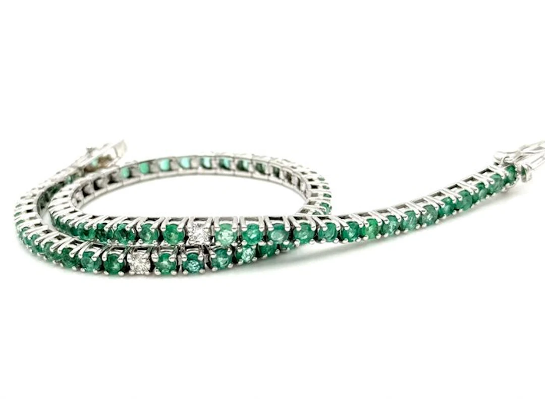 Tennis bracelet - 18 kt. White gold - 4.14ct. tw. Emerald - Diamond