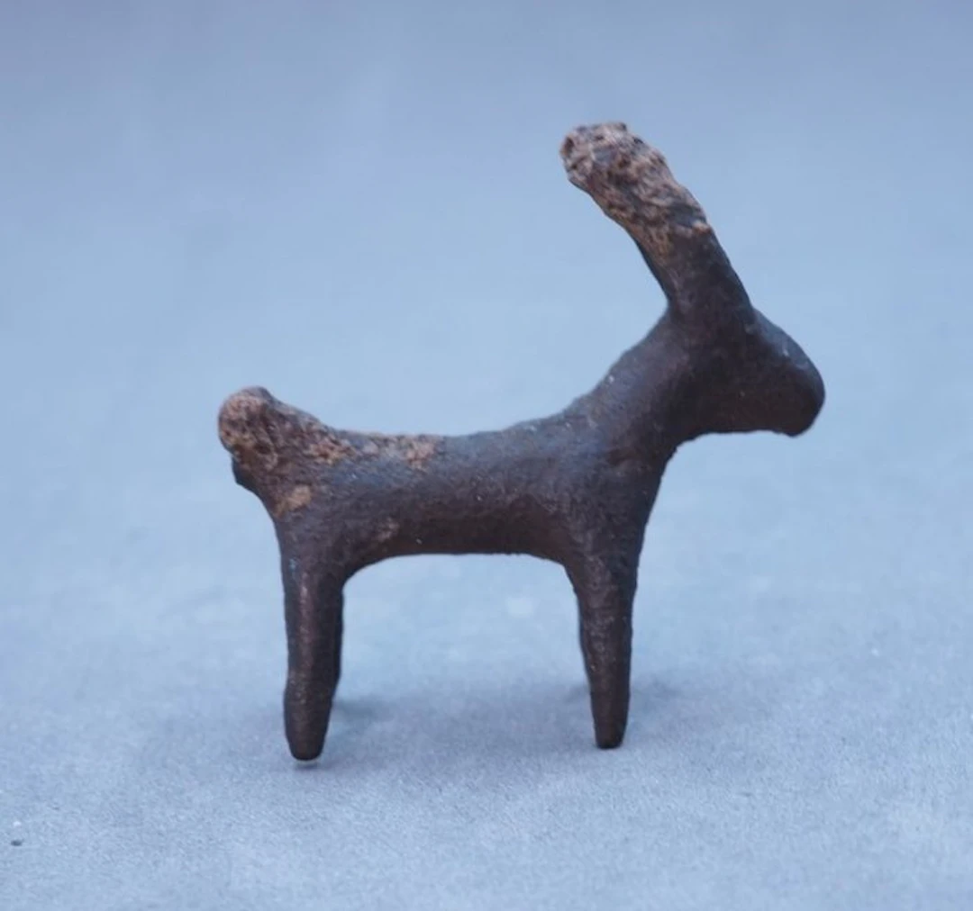 Luristan Bronze statuette of a goat - 40 mm