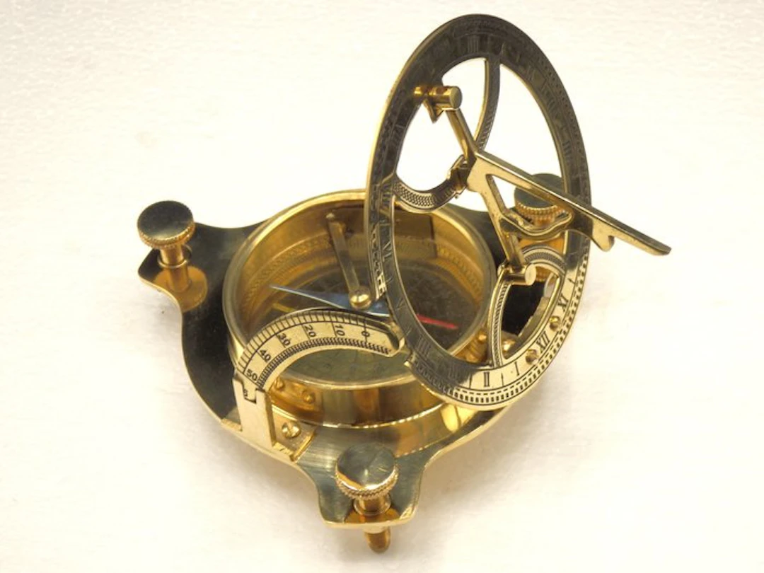 Nautical compass - Brass - Nautisch Kompas met Zonnewijzer (Sundial)