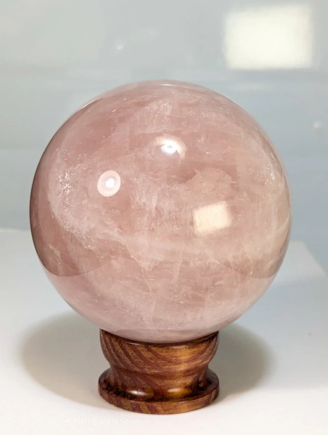 1.36 kg - Natural Rose Quartz Sphere – Beautiful color –...