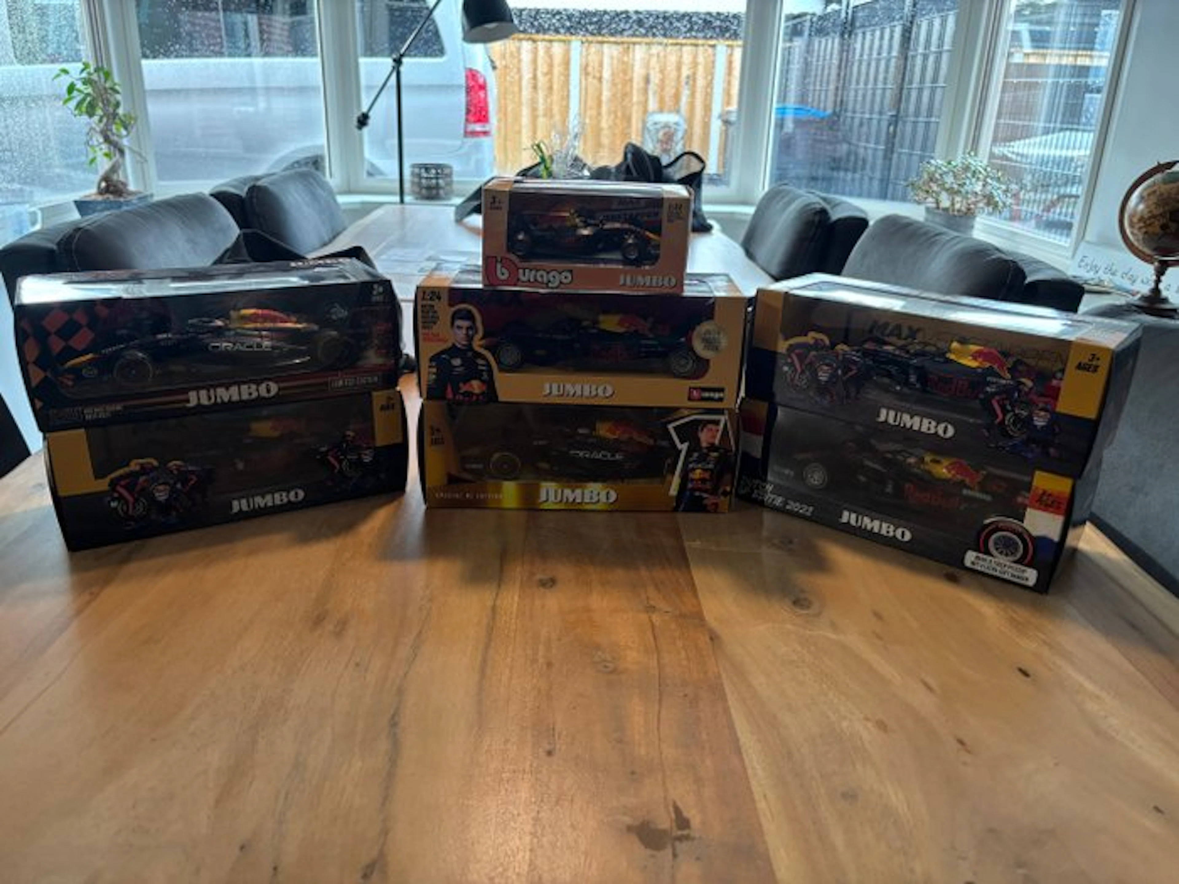 Bburago, Jumbo 1:24 - Model race car (7) - Red Bull...