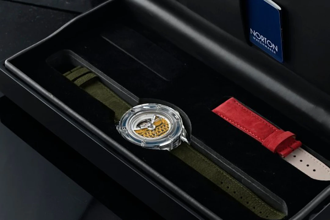 Norton - Saphirus Nodo - Swiss Made - Full Sapphire Case...