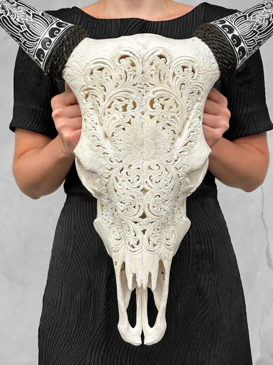 NO RESERVE PRICE - Stunning White Cow Skull with Bohemian...