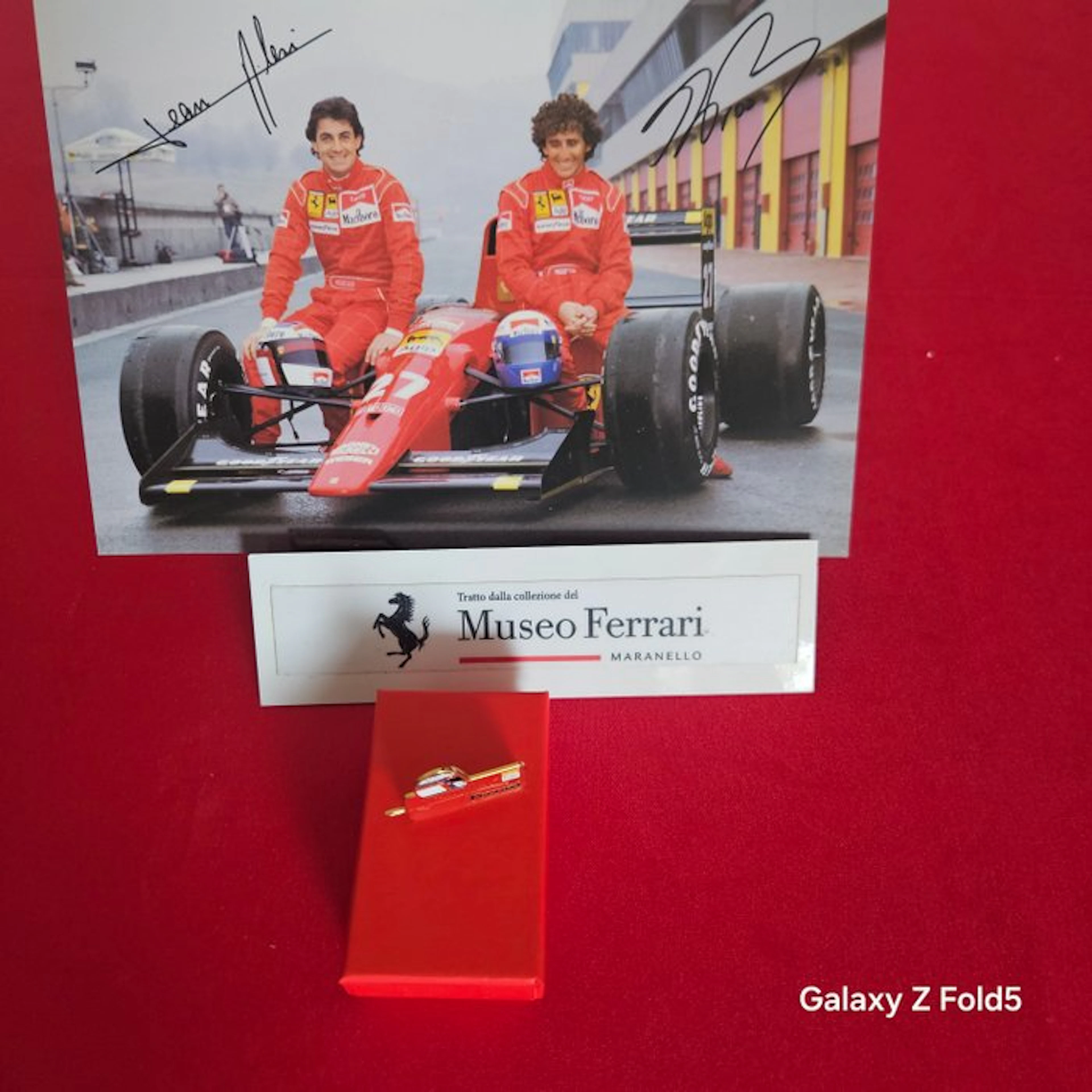 Postcard and Pins - Ferrari - 1991